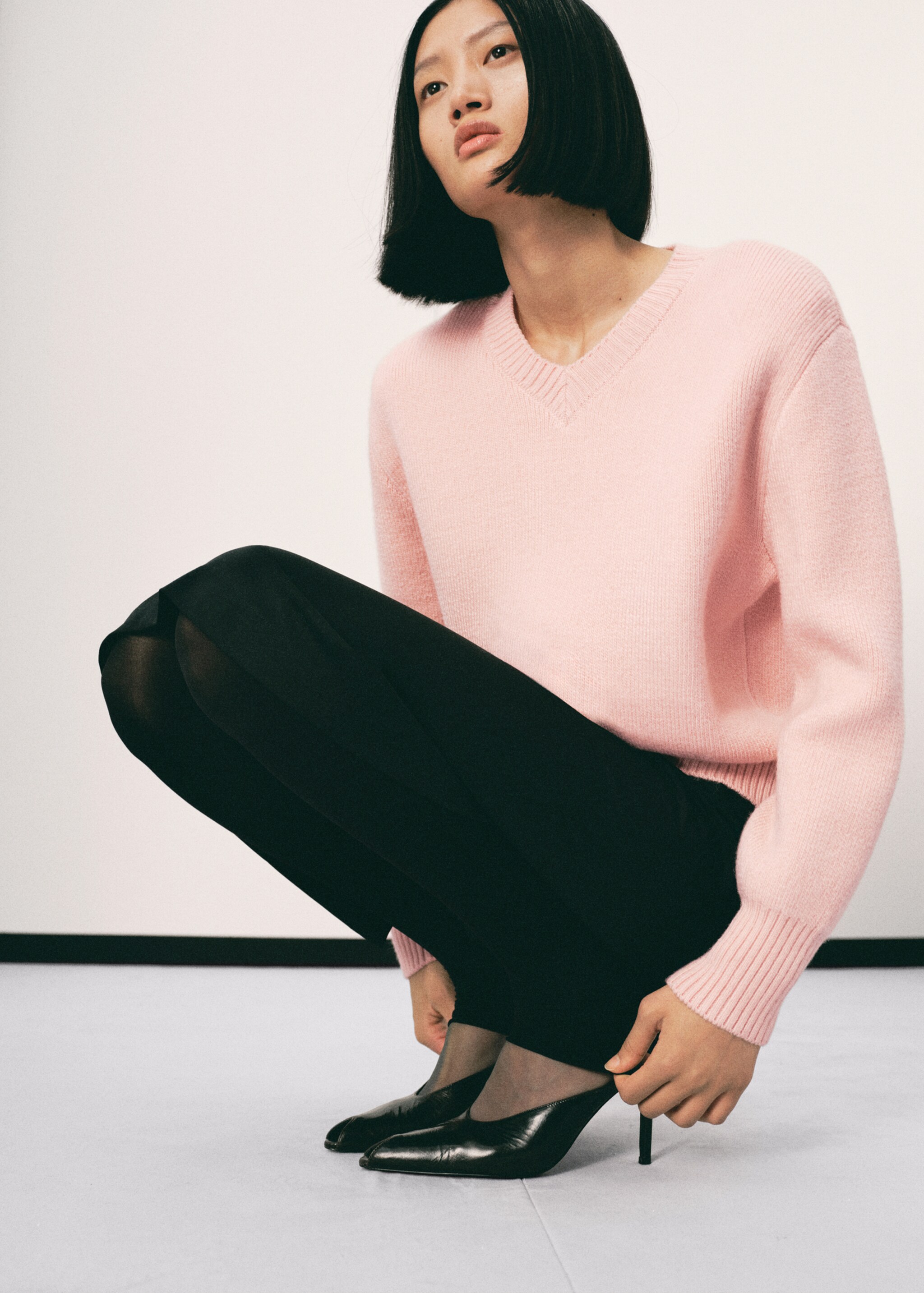 Pull-over maille col en V - Détail de l'article 1, Rose pastel. Ref: 17007840-00.
