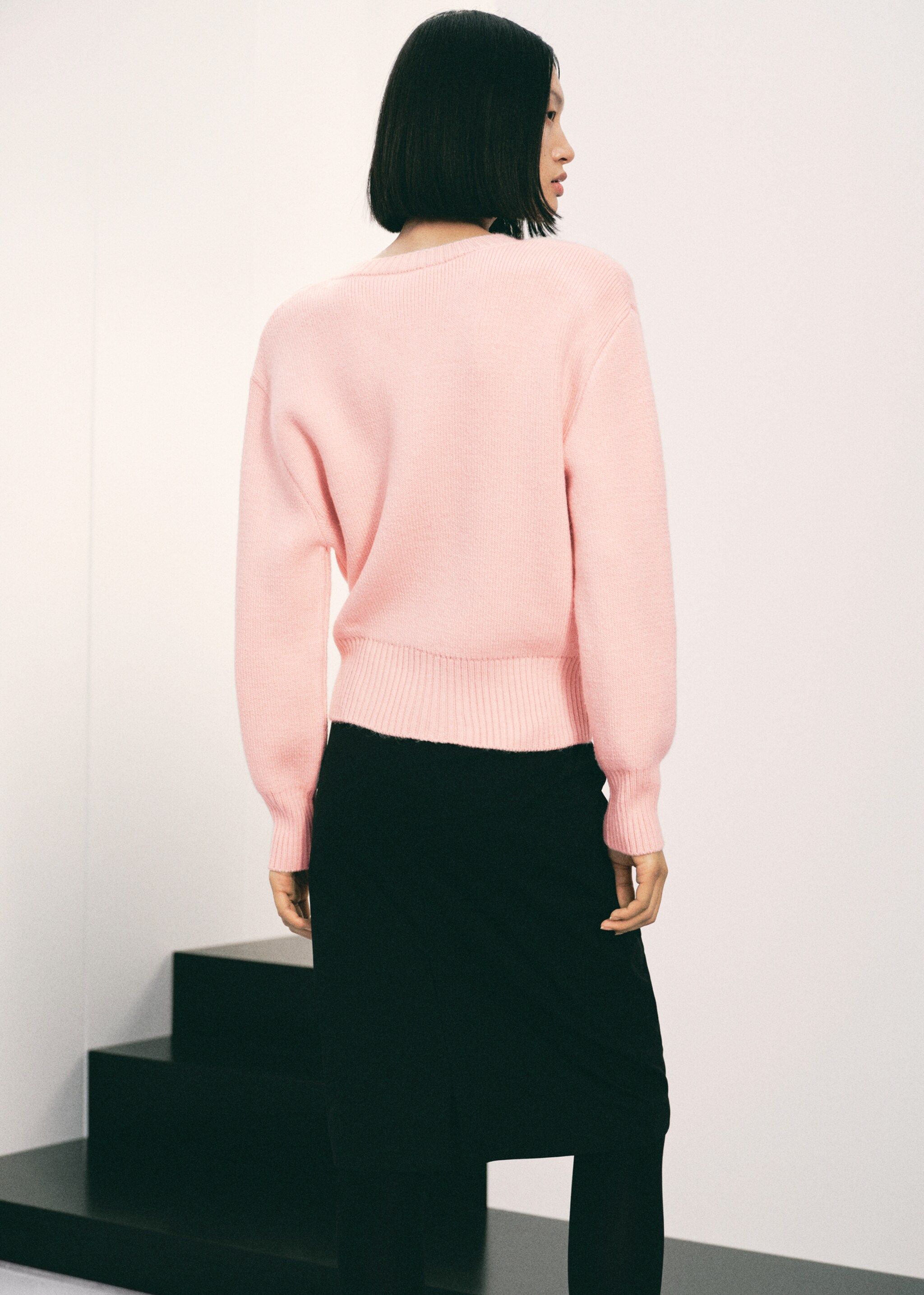 Pull-over maille col en V - Verso de l’article, Rose pastel. Ref: 17007840-00.