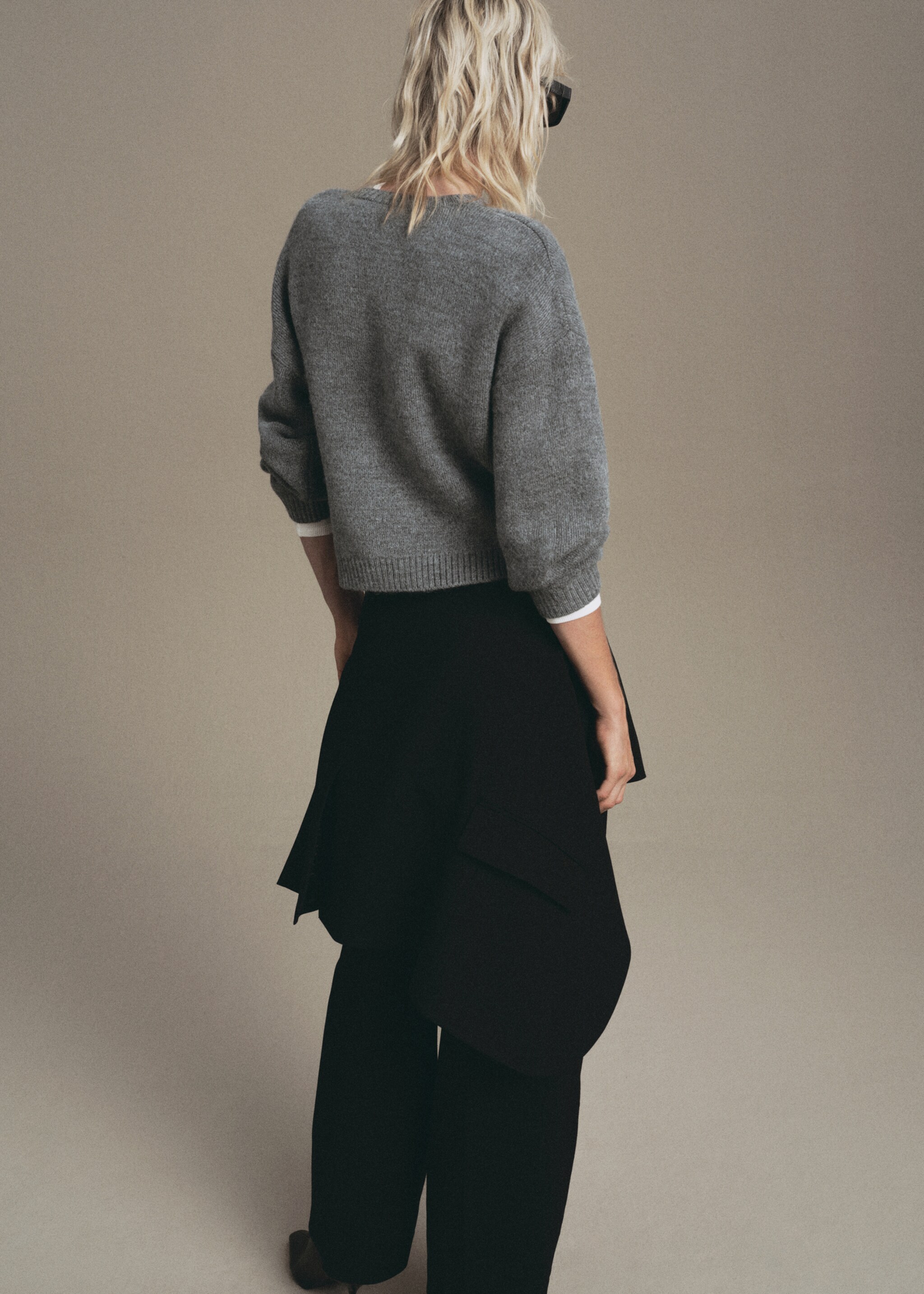 Pull en maille moyenne - Verso de l’article, Gris. Ref: 17007842-00.