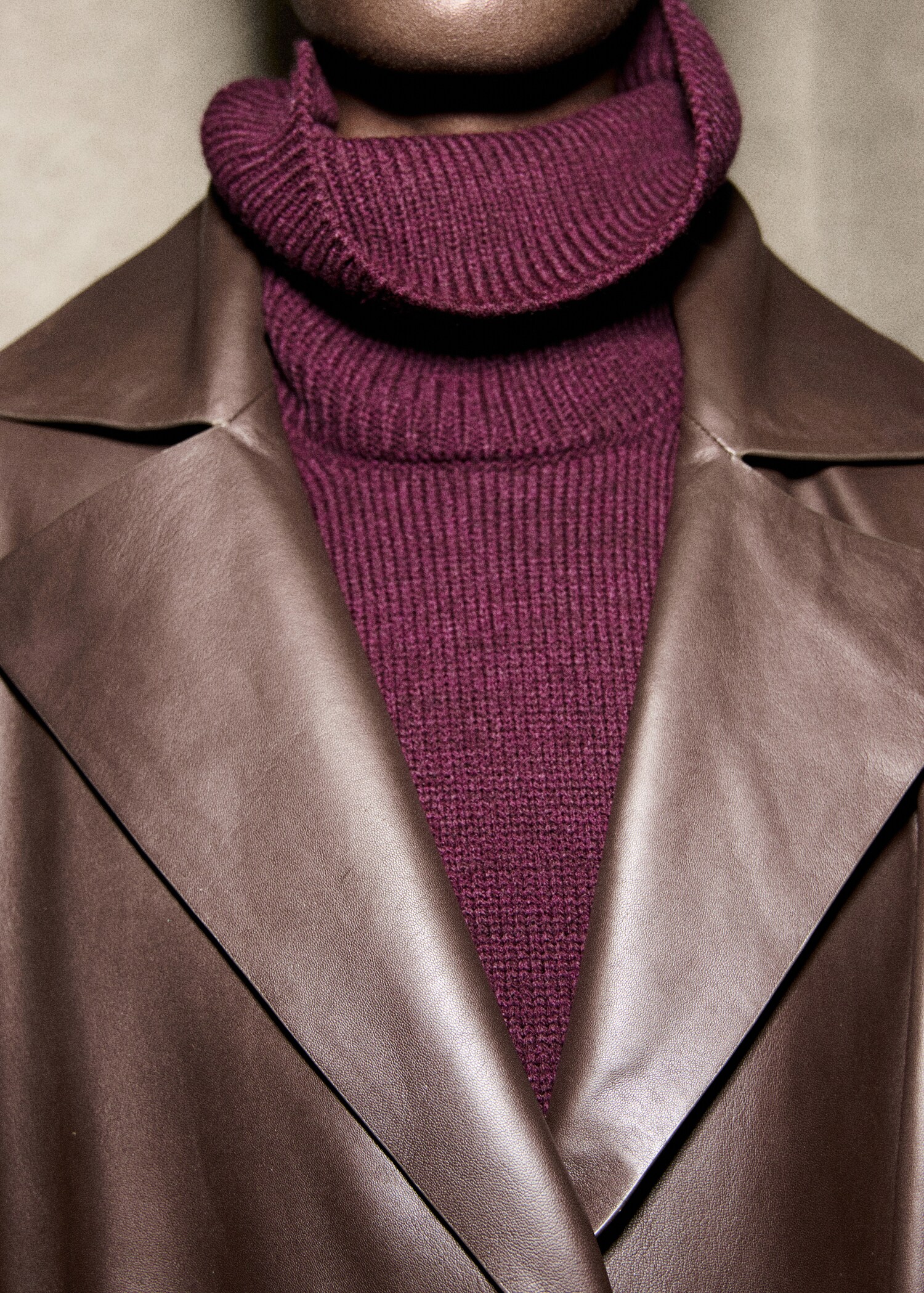 Jersey cuello vuelto aberturas - Detalle del artículo 1