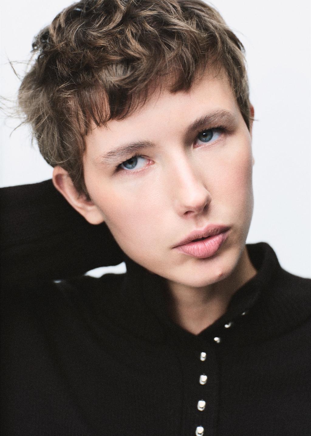 Perkins-neck sweater with button