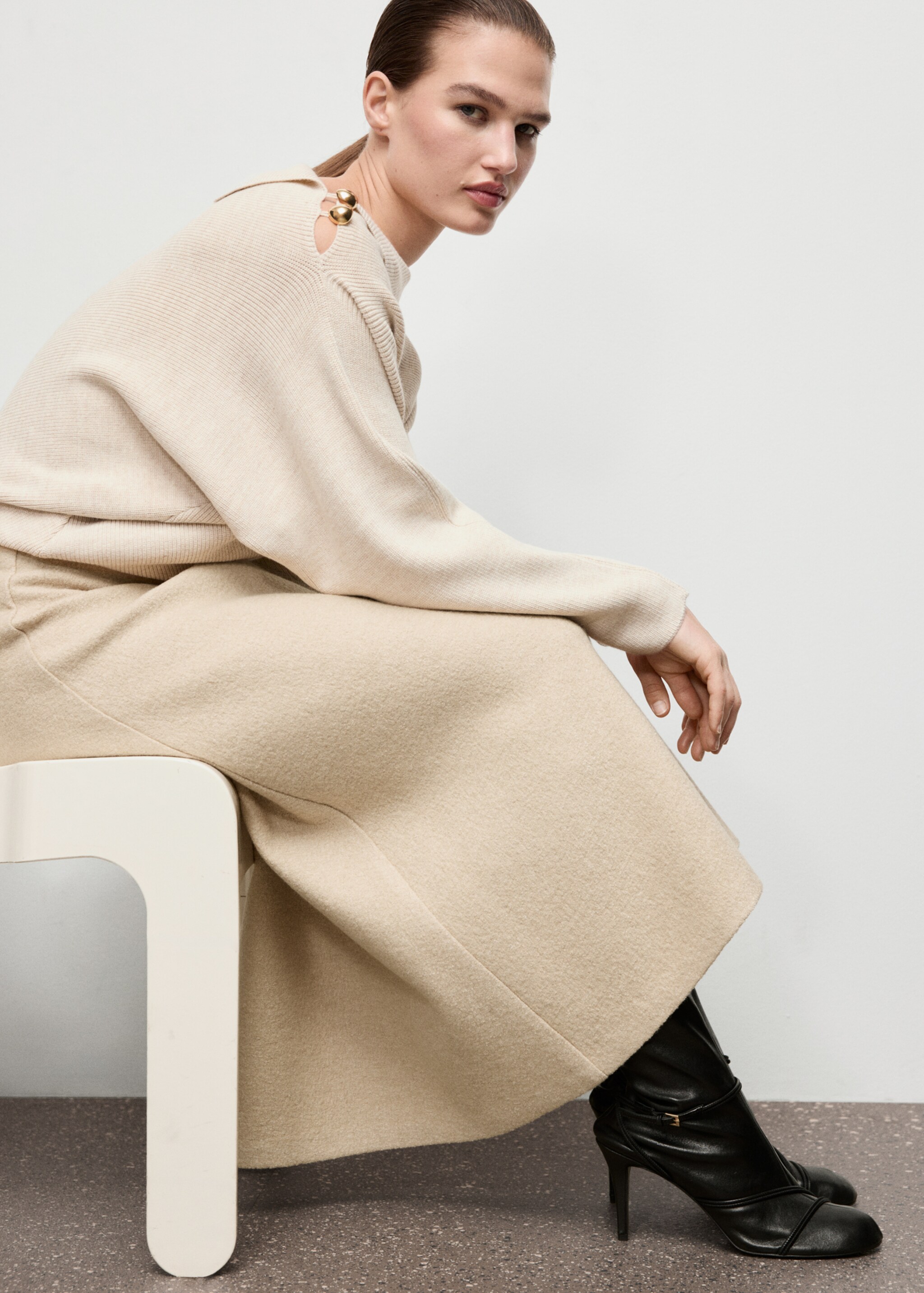 Sweater with asymmetrical neck and jewel buttons - Details of the article 2, Beige. Ref: 17007845-00.