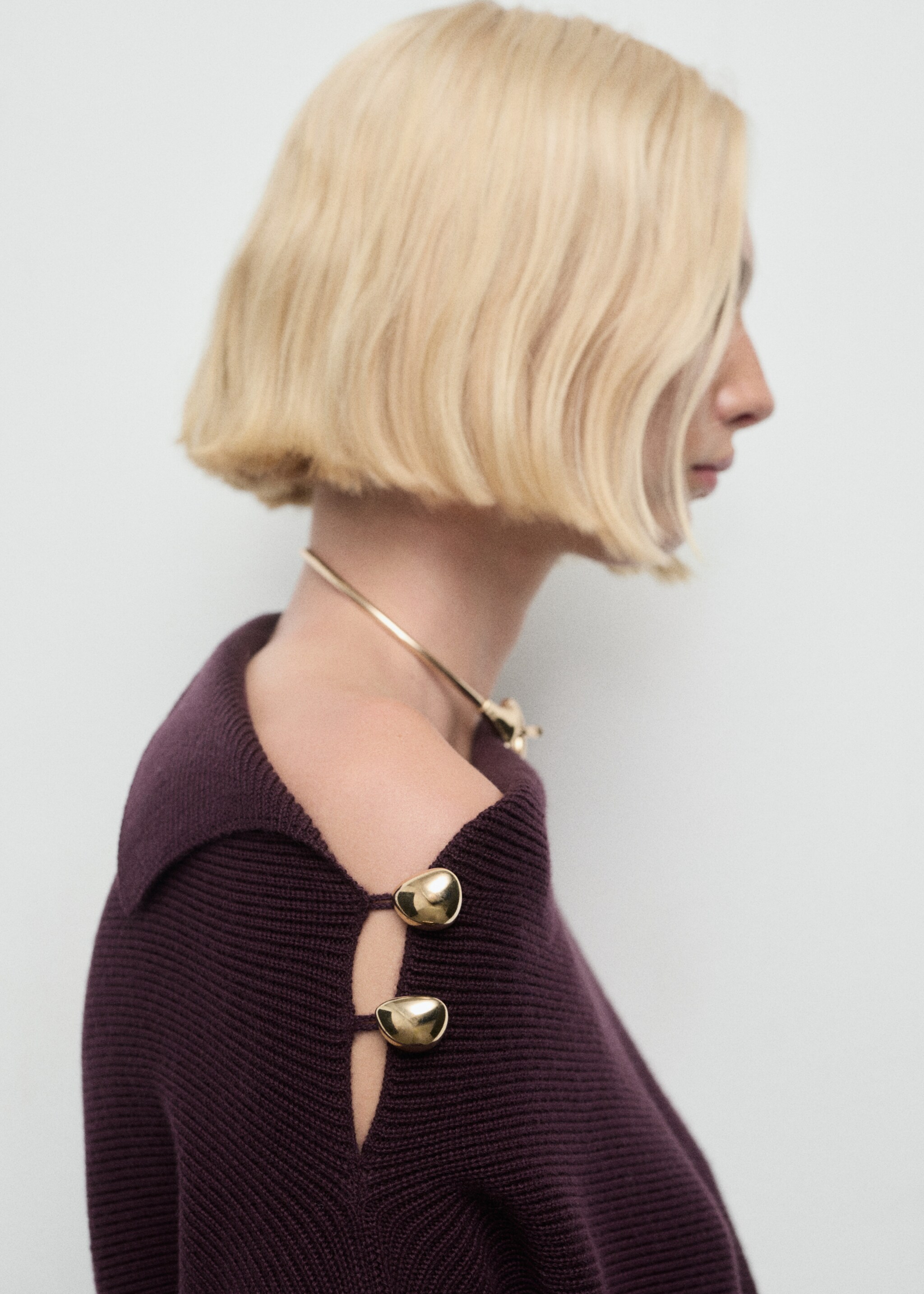 Sweater with asymmetrical neck and jewel buttons - Details of the article 1, Wine. Ref: 17007845-00.