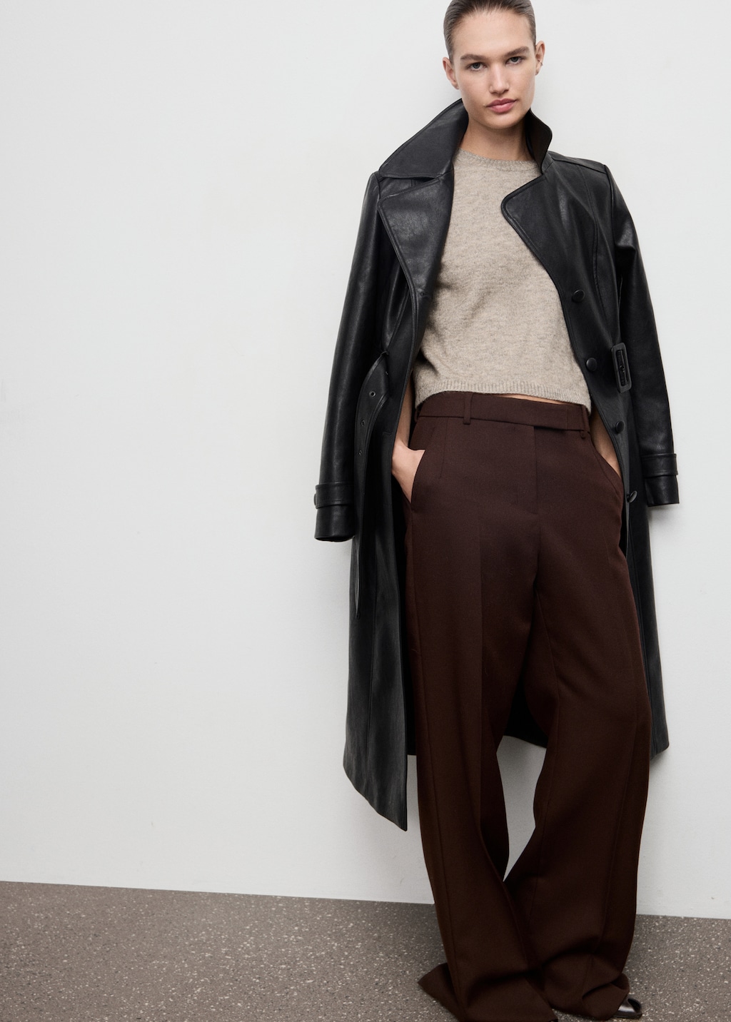 Short-sleeved knitted sweater