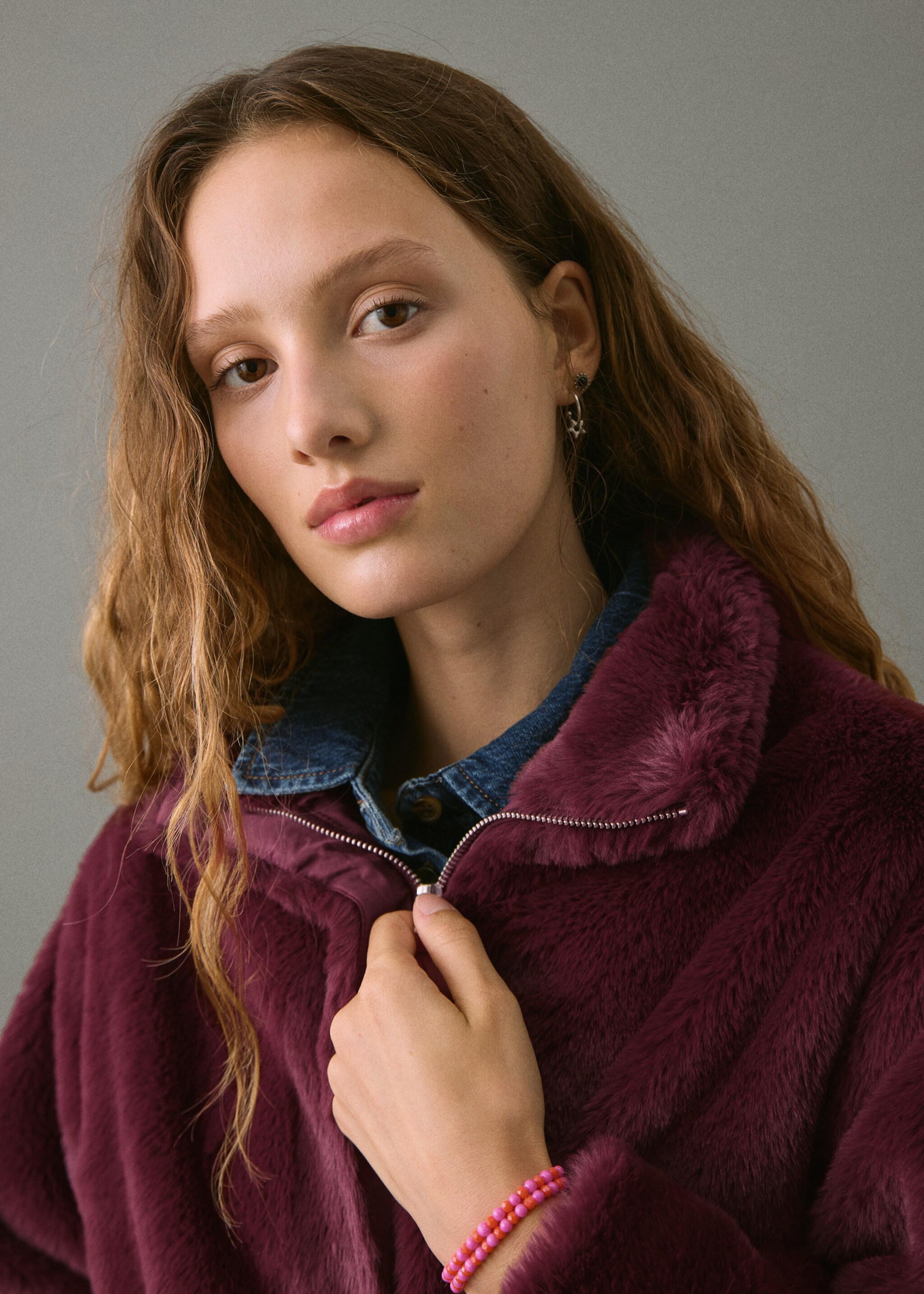 Fur-effect coat - Details of the article 1, Maroon. Ref: 17007884-00.