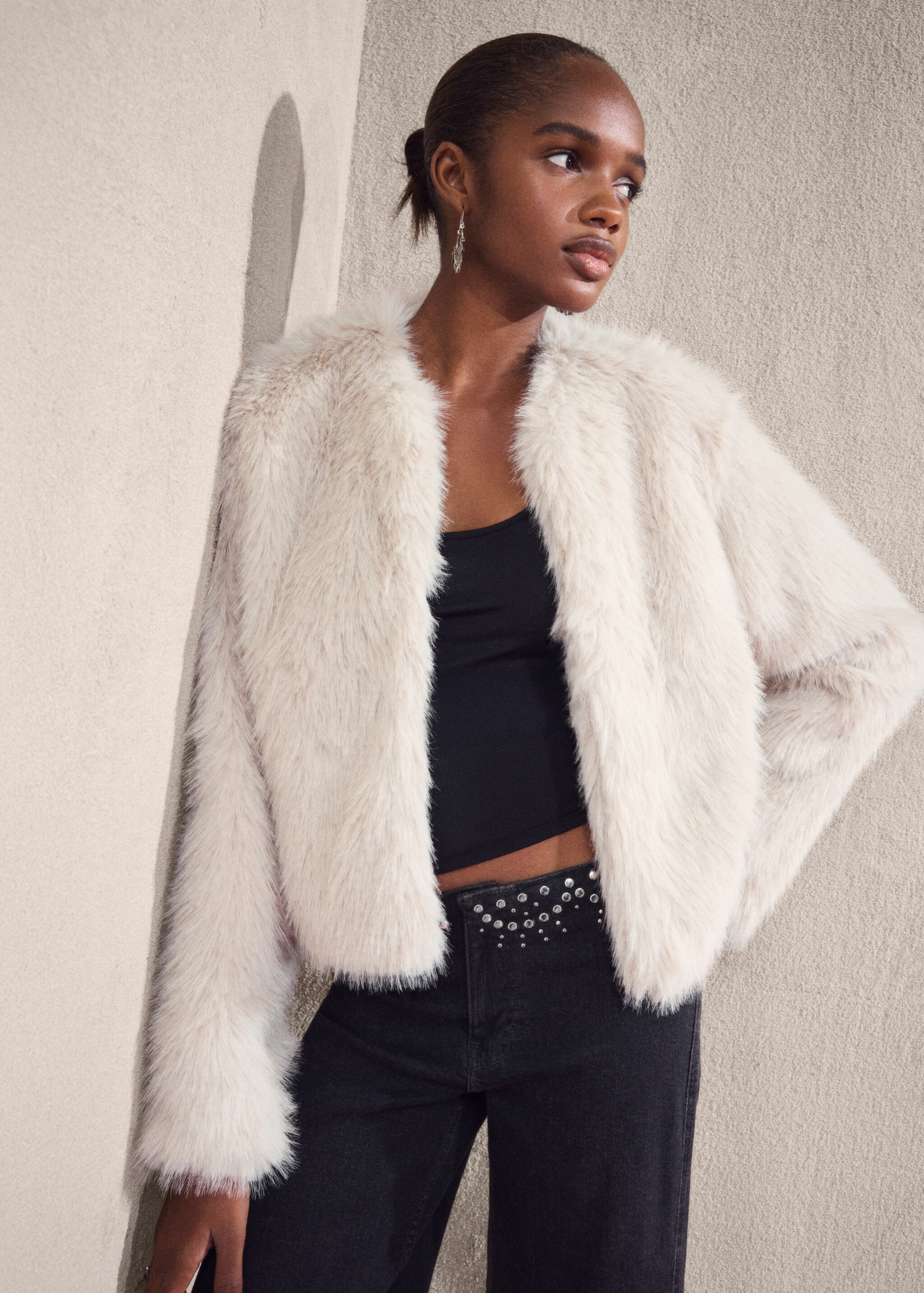 Fur-effect coat - Details of the article 6, Ecru. Ref: 17007886-00.