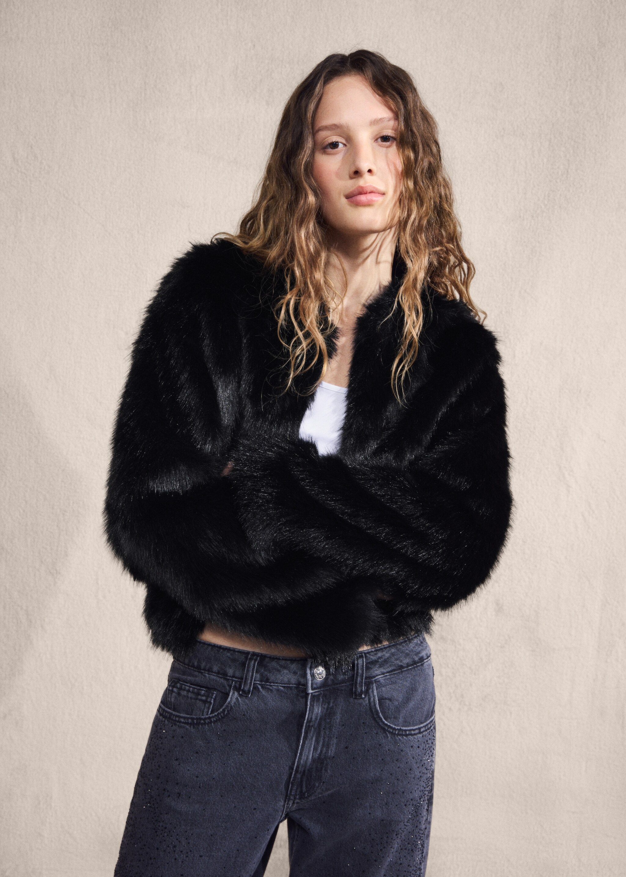 Short faux-fur coat - Details of the article 6, Black. Ref: 17007887-00.