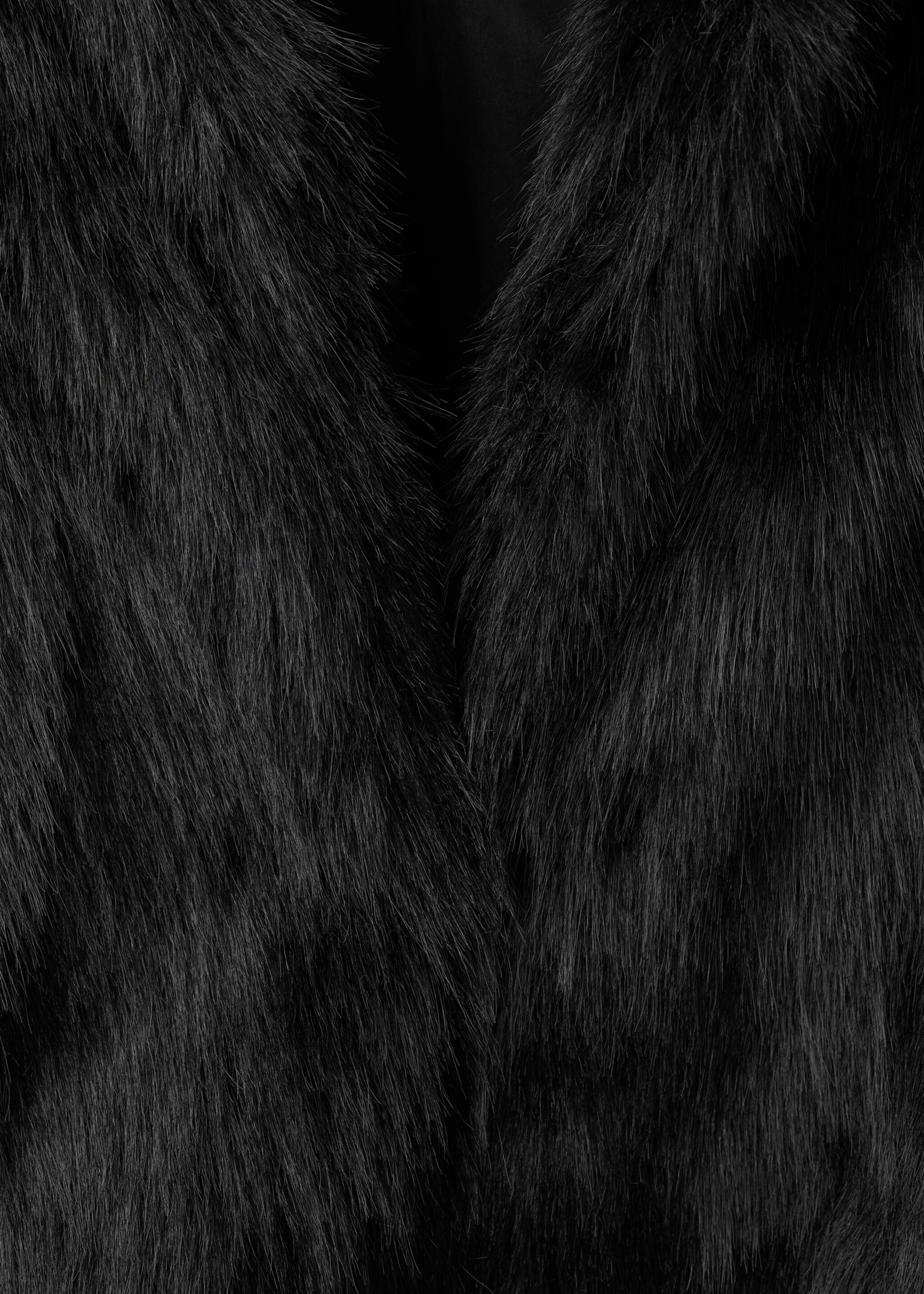 Short fur effect coat - Details of the article 8, Black. Ref: 17007887-00.