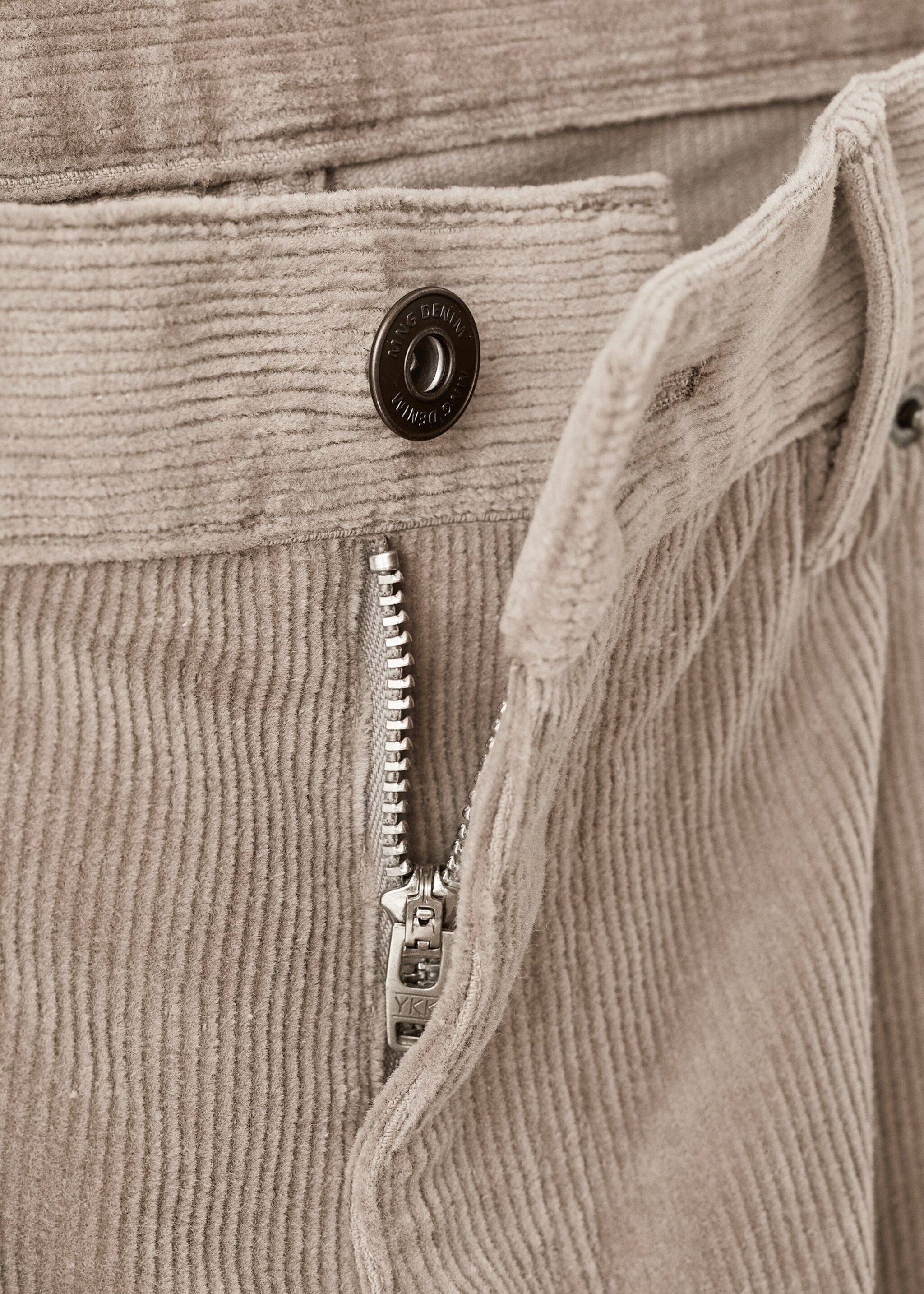 Trousers pompeia - Details of the article 8, Mink Grey. Ref: 17007889-00.
