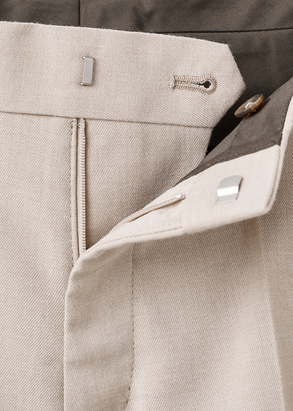 Regular-fit pleated pants