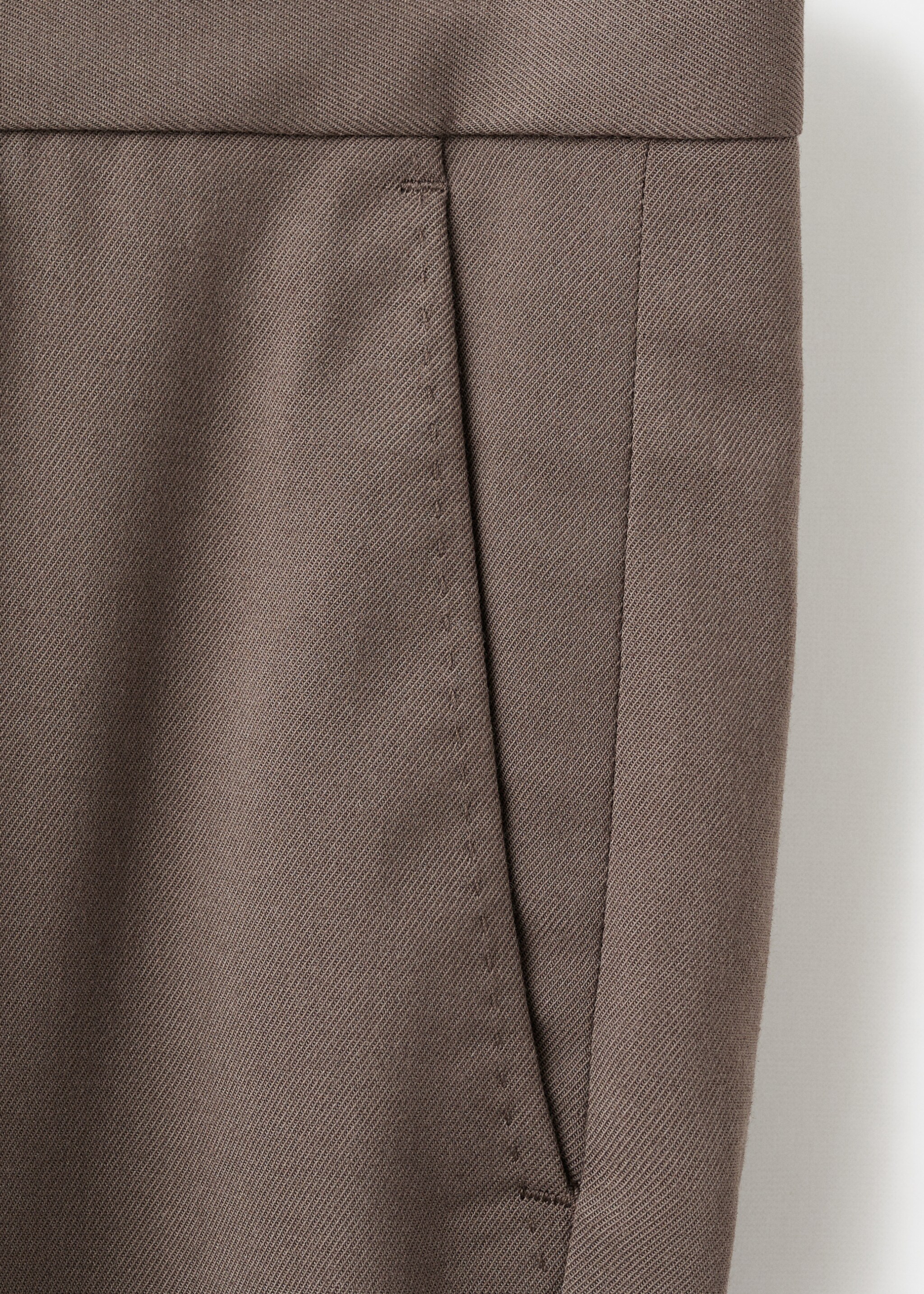 Regular-fit pleated trousers - Details of the article 0, Medium Brown. Ref: 17007890-00.