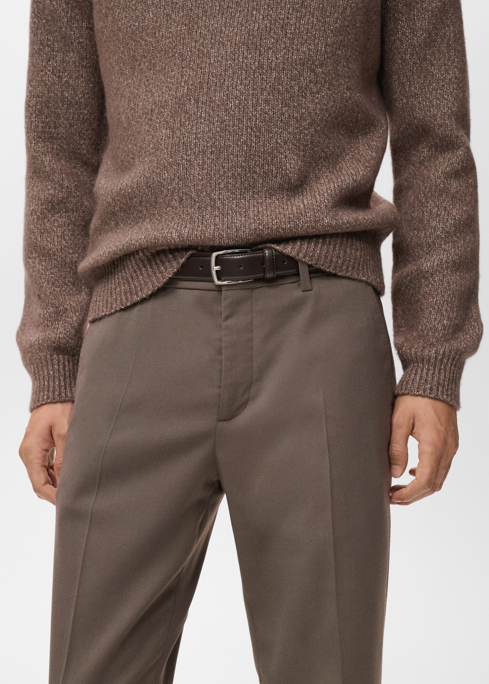 Regular-fit pleated trousers - Details of the article 1, Medium Brown. Ref: 17007890-00.