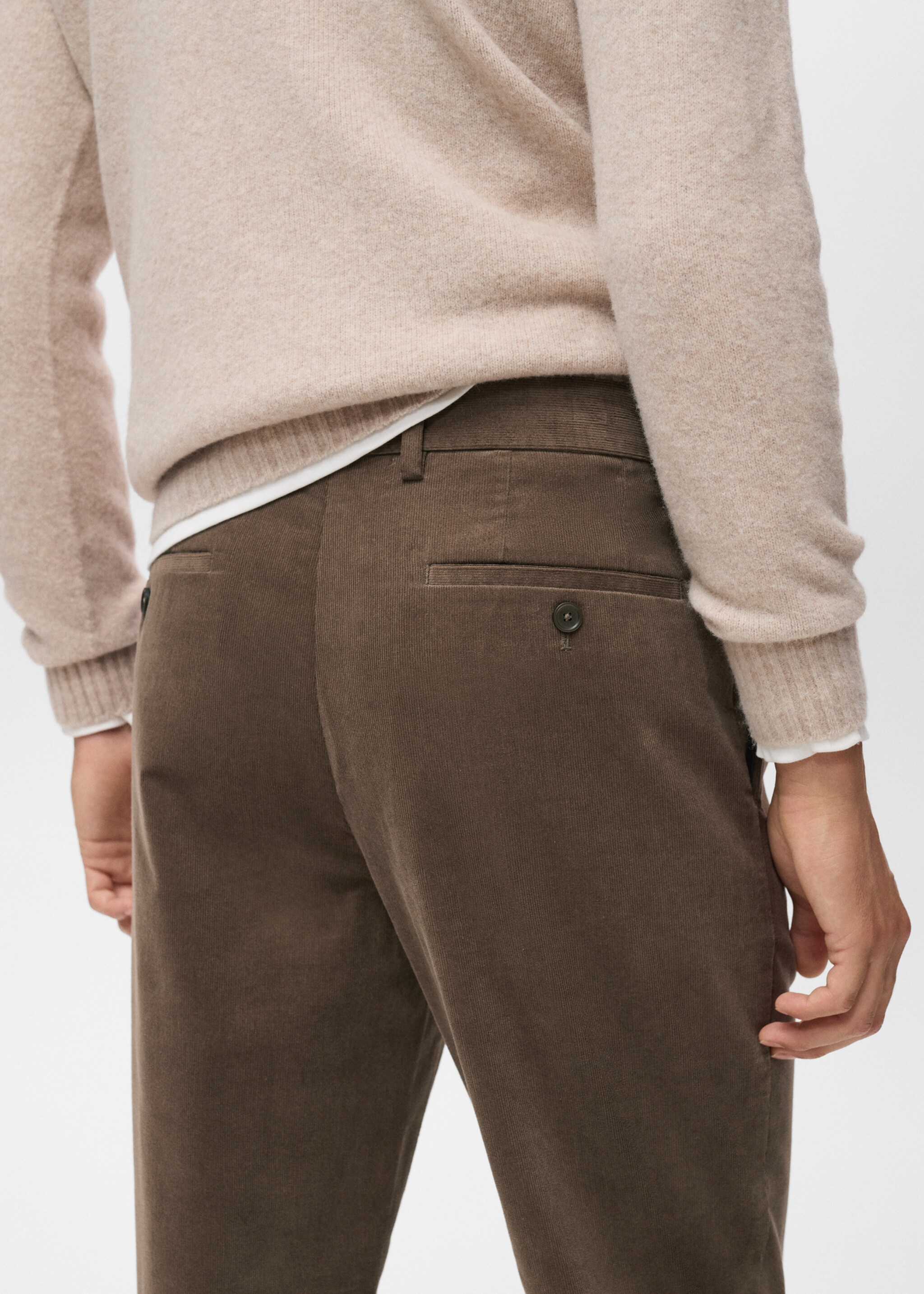 Trousers voyage - Details of the article 6, Mink Grey. Ref: 17007891-00.