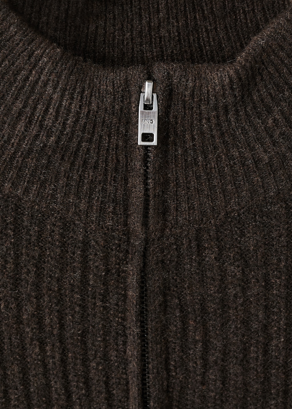 Ribbed sweater with zip neck