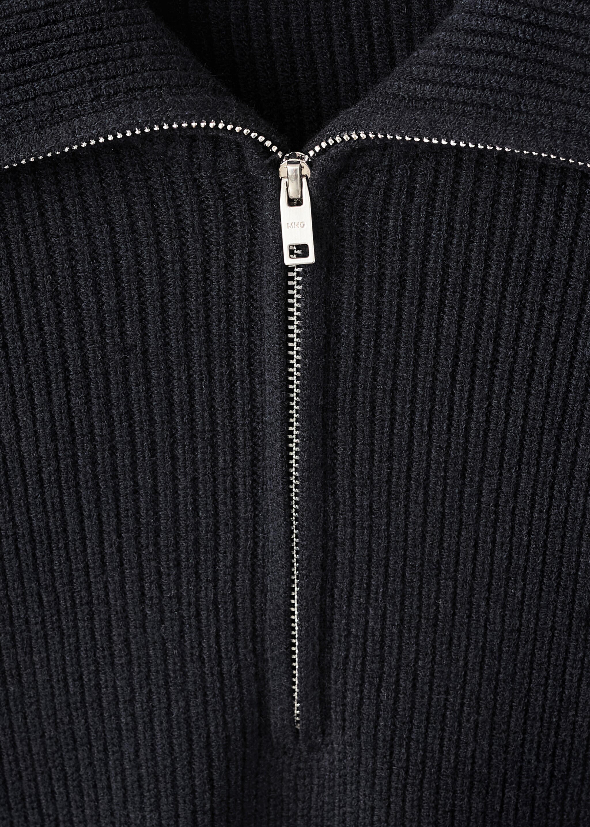 Pull-over maille col zippé - Détail de l'article 8, Bleu marine. Ref: 17007901-00.