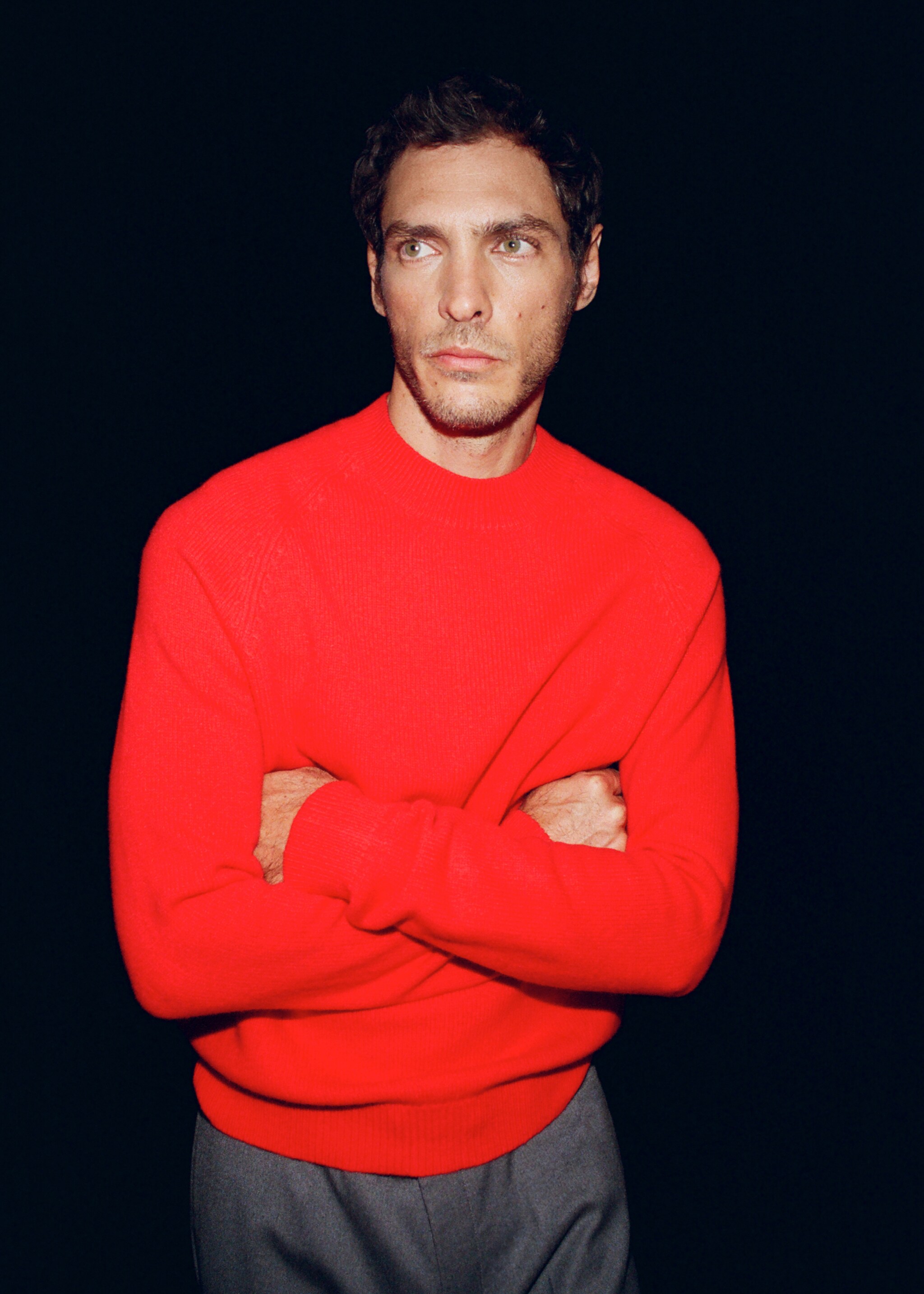 100% Italian wool knitted sweater - Details of the article 3, Red. Ref: 17007907-00.