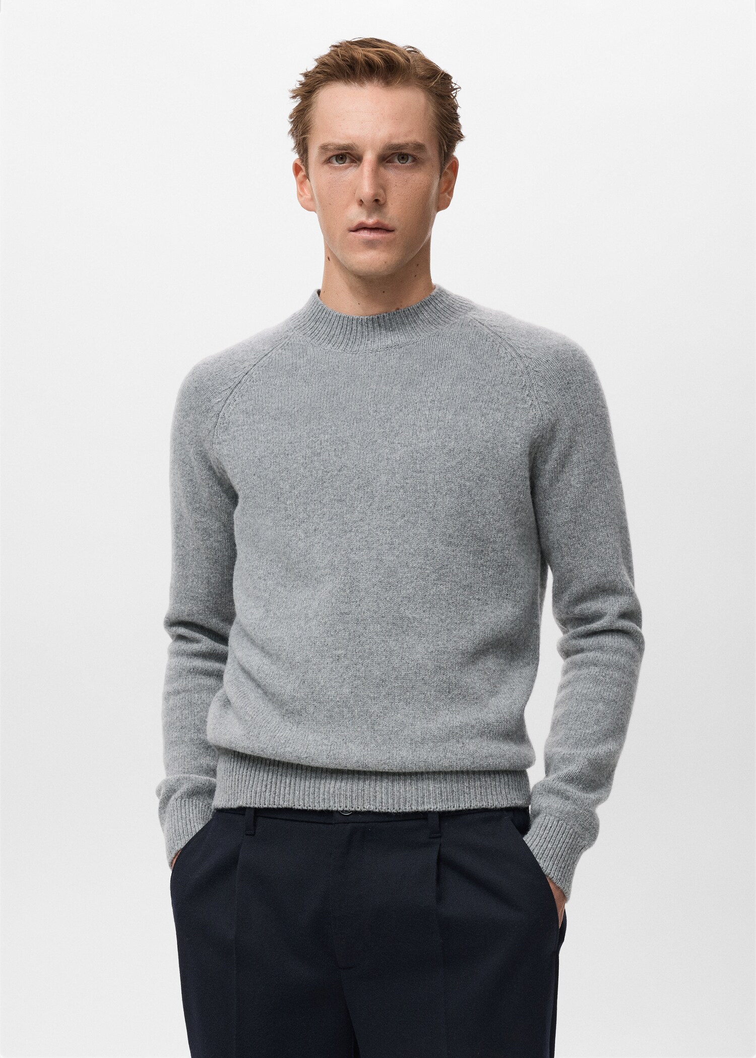 100% Italian wool knitted sweater - Medium plane