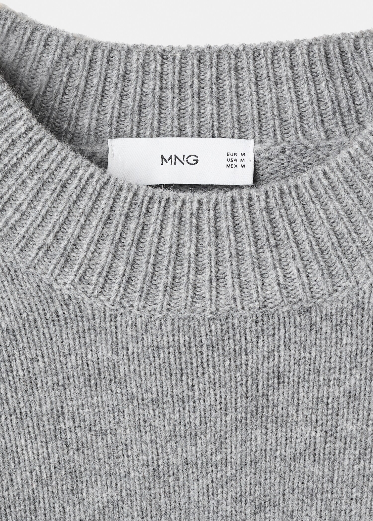 100% Italian wool knitted sweater - Details of the article 8