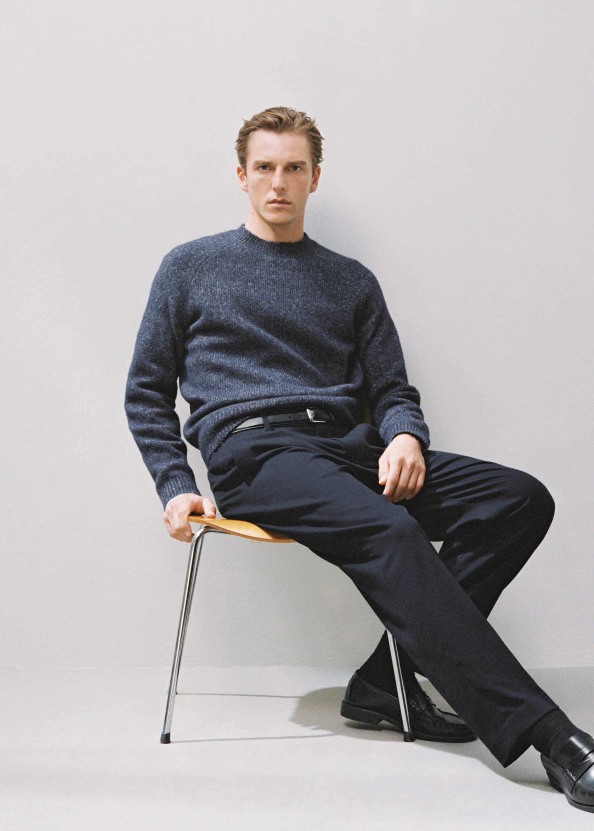 Fine-knit wool-blend sweater - Details of the article 3, Navy. Ref: 17007908-00.