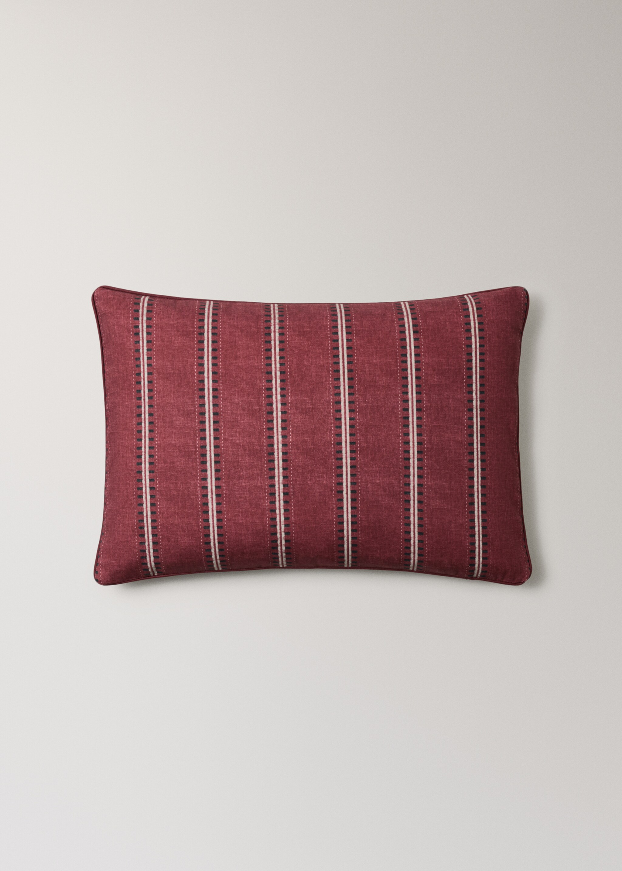 Cotton striped cushion cover with piping 40x60 cm - Article without model, Red. Ref: 17007913-00.