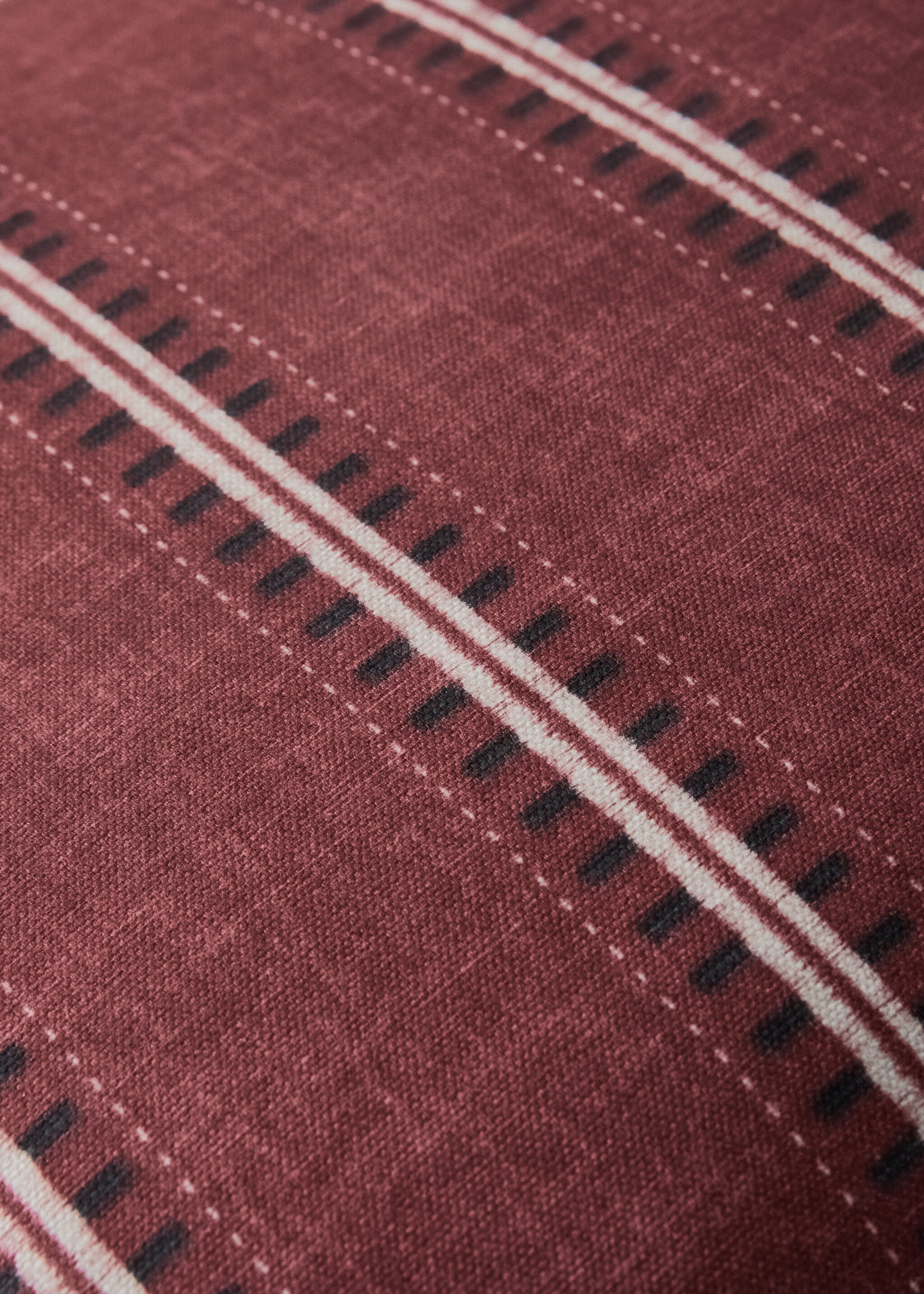 Cotton striped cushion cover with piping 40x60 cm - Details of the article 4, Red. Ref: 17007913-00.