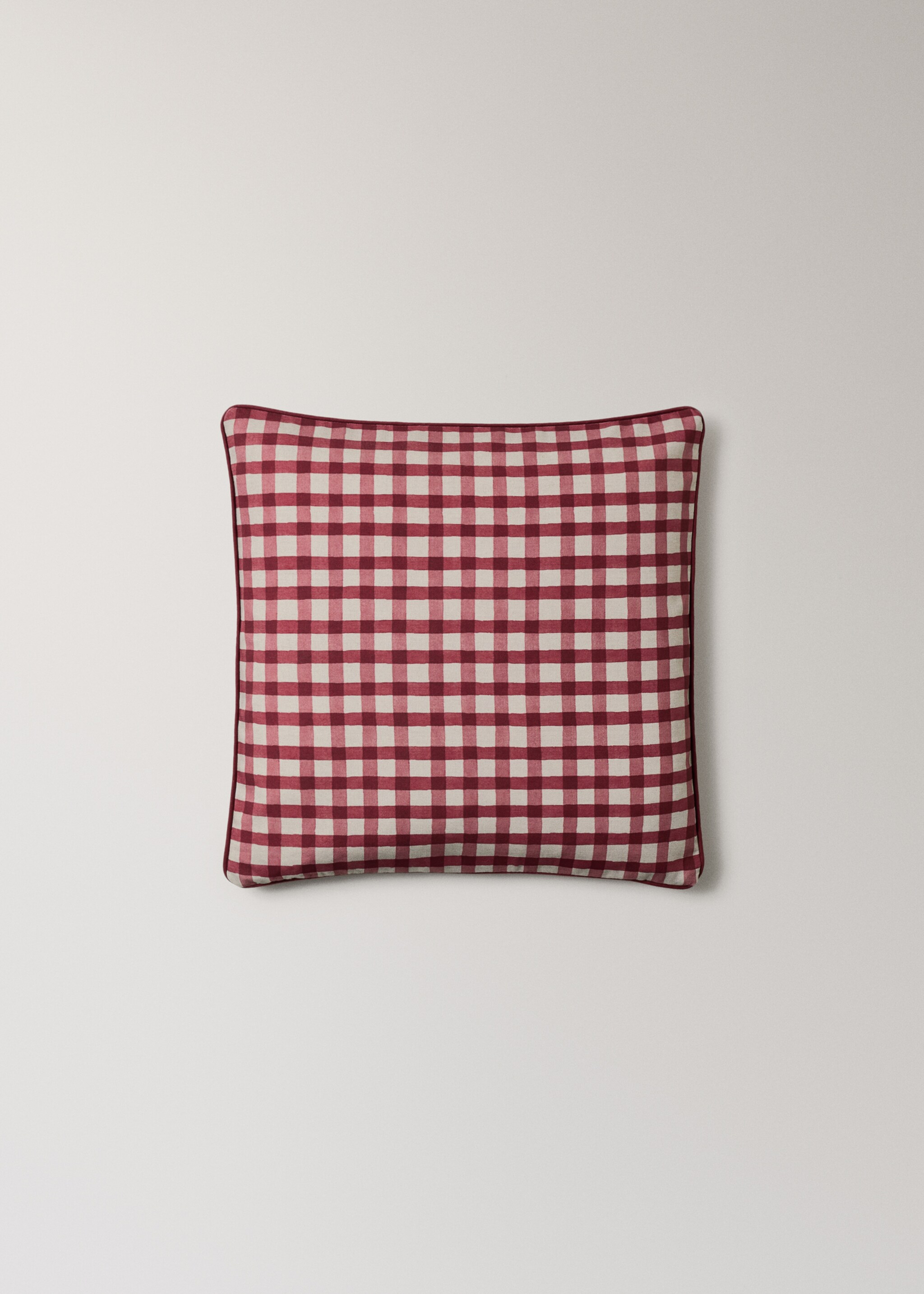 Gingham cotton cushion cover with trim 45x45cm - Article without model, Red. Ref: 17007914-00.