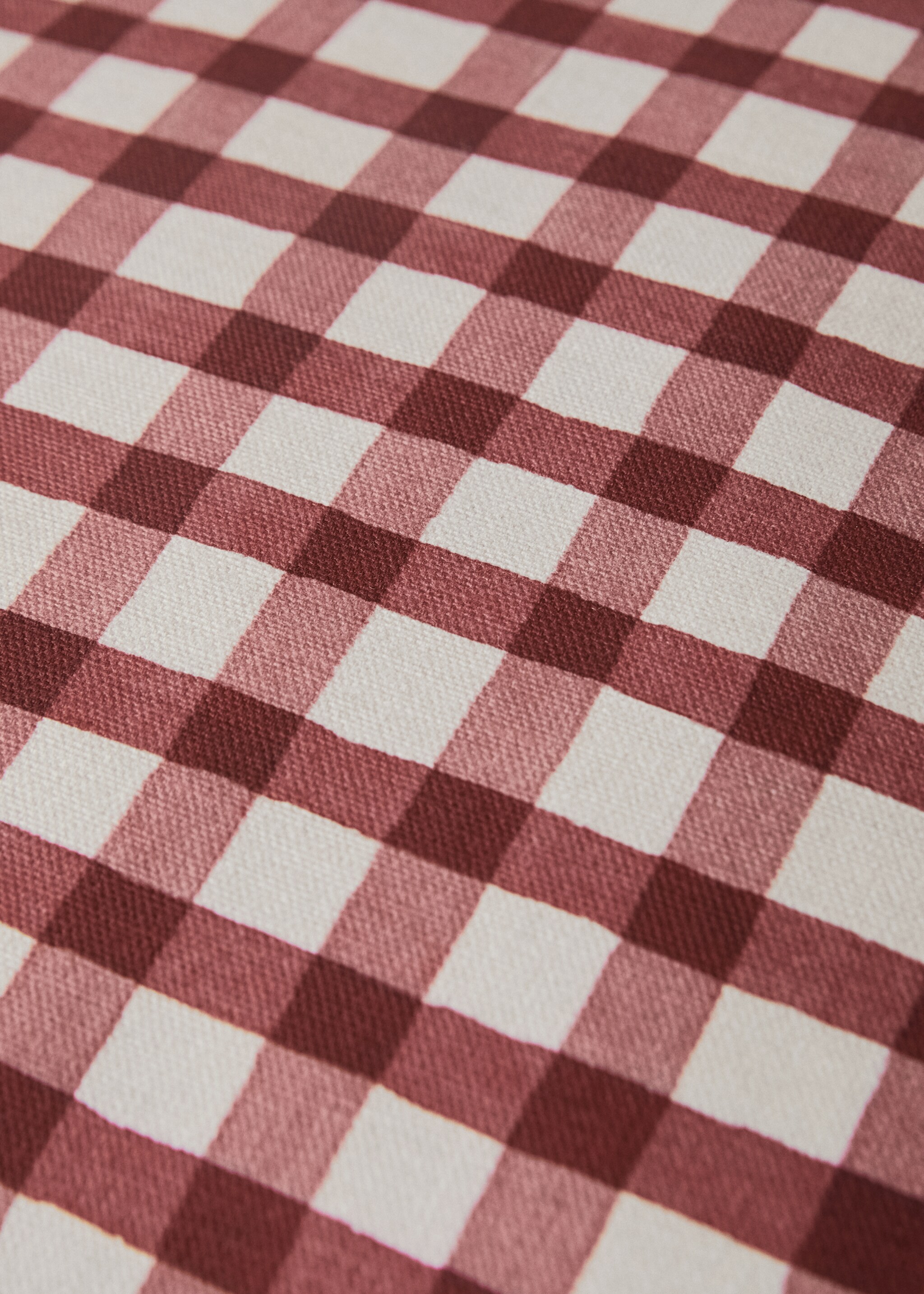Gingham cotton cushion cover with trim 45x45cm - Details of the article 3, Red. Ref: 17007914-00.