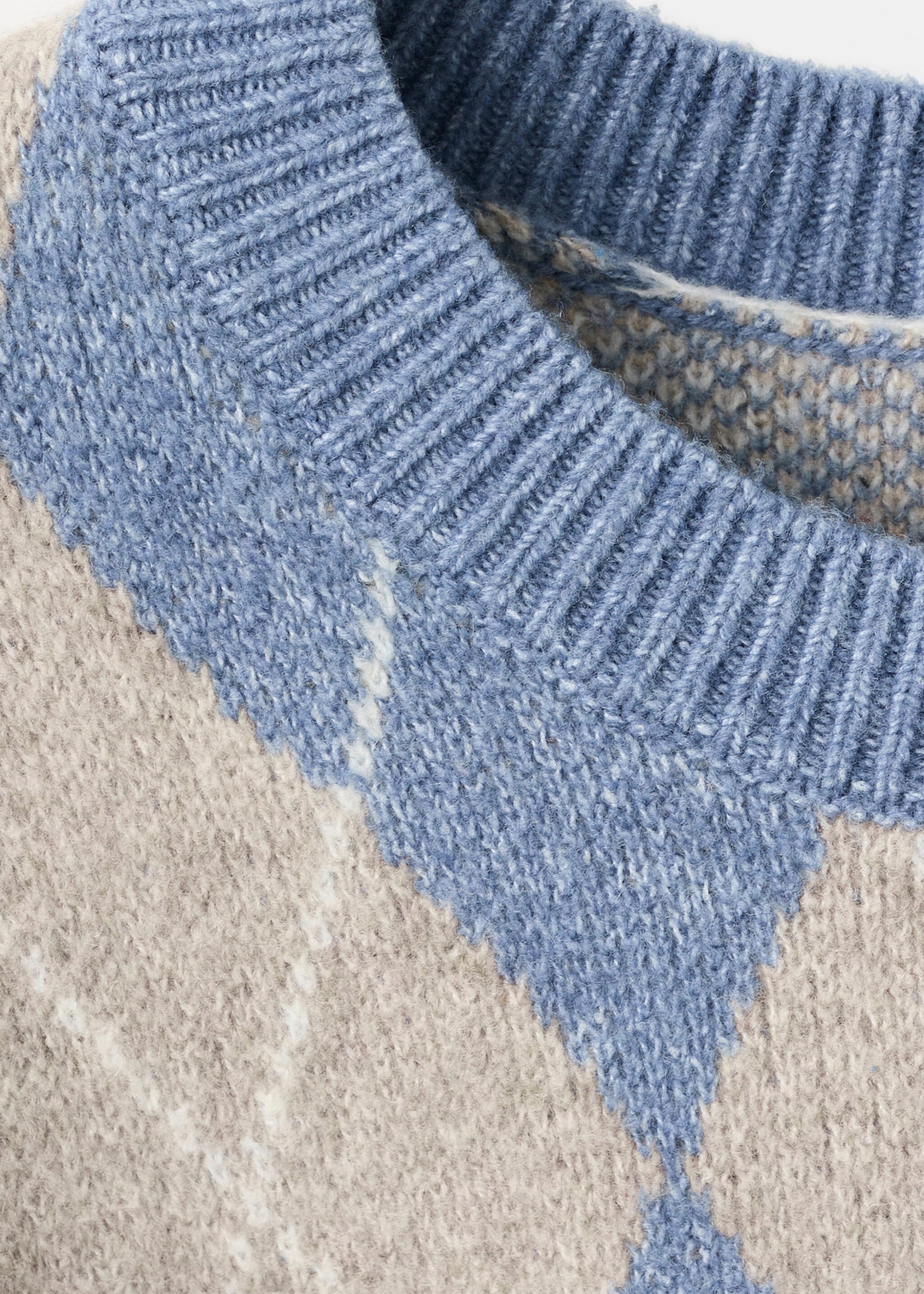 Pull-over motif losanges - Détail de l'article 8, Bleu. Ref: 17008272-00.