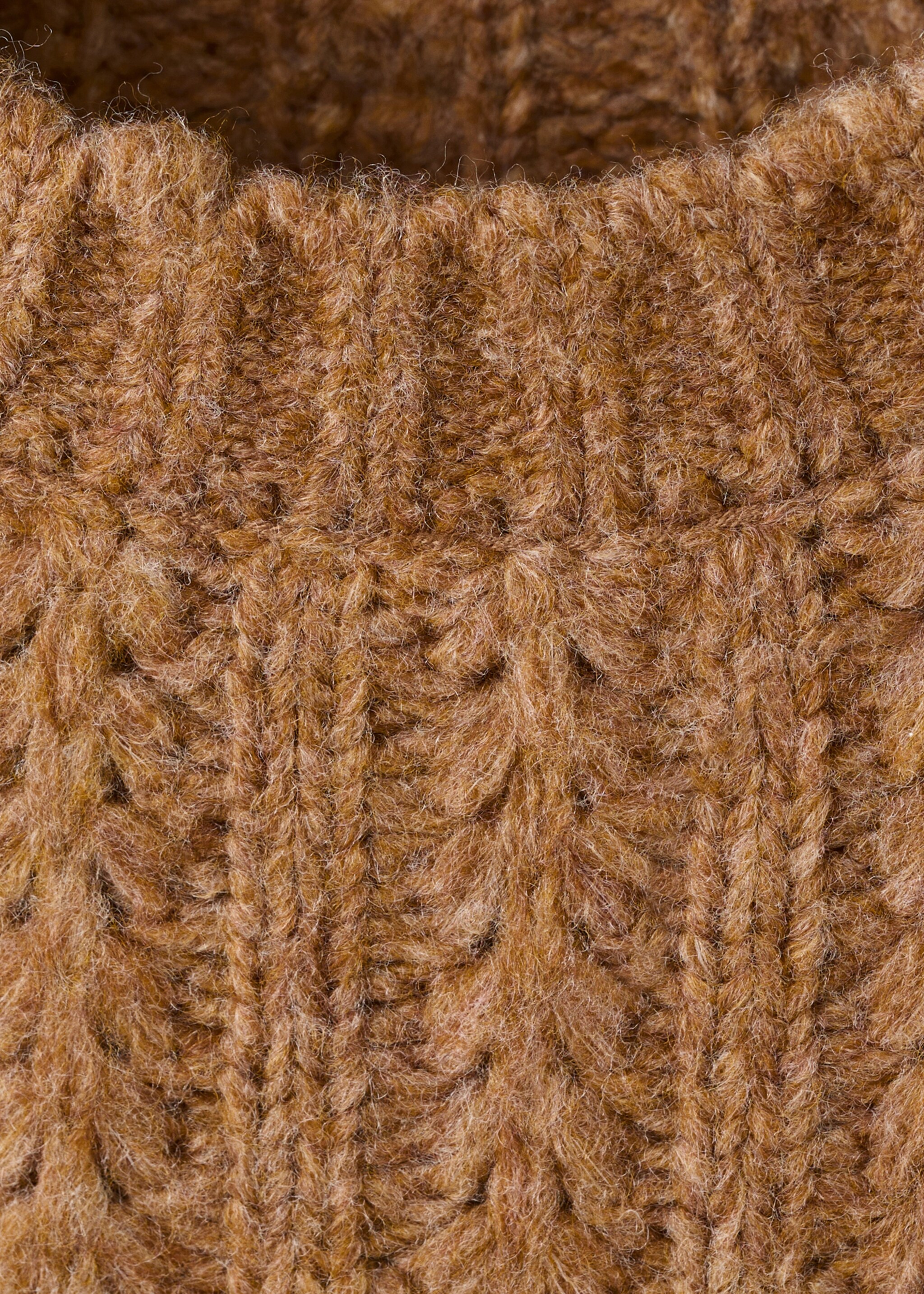 Chunky-knit sweater - Details of the article 8, Caramel. Ref: 17008274-00.