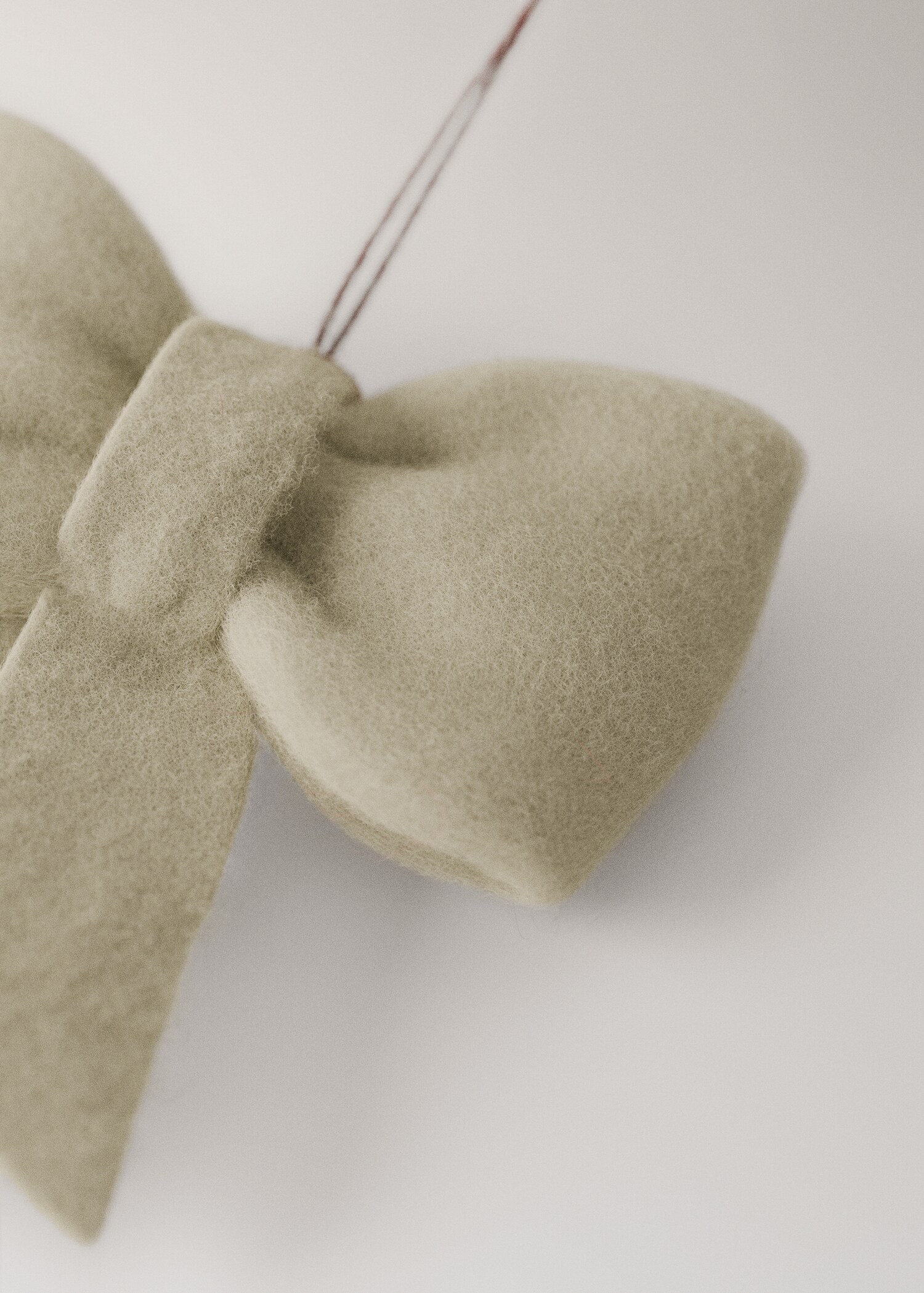 Felt bow decorations - Details of the article 2