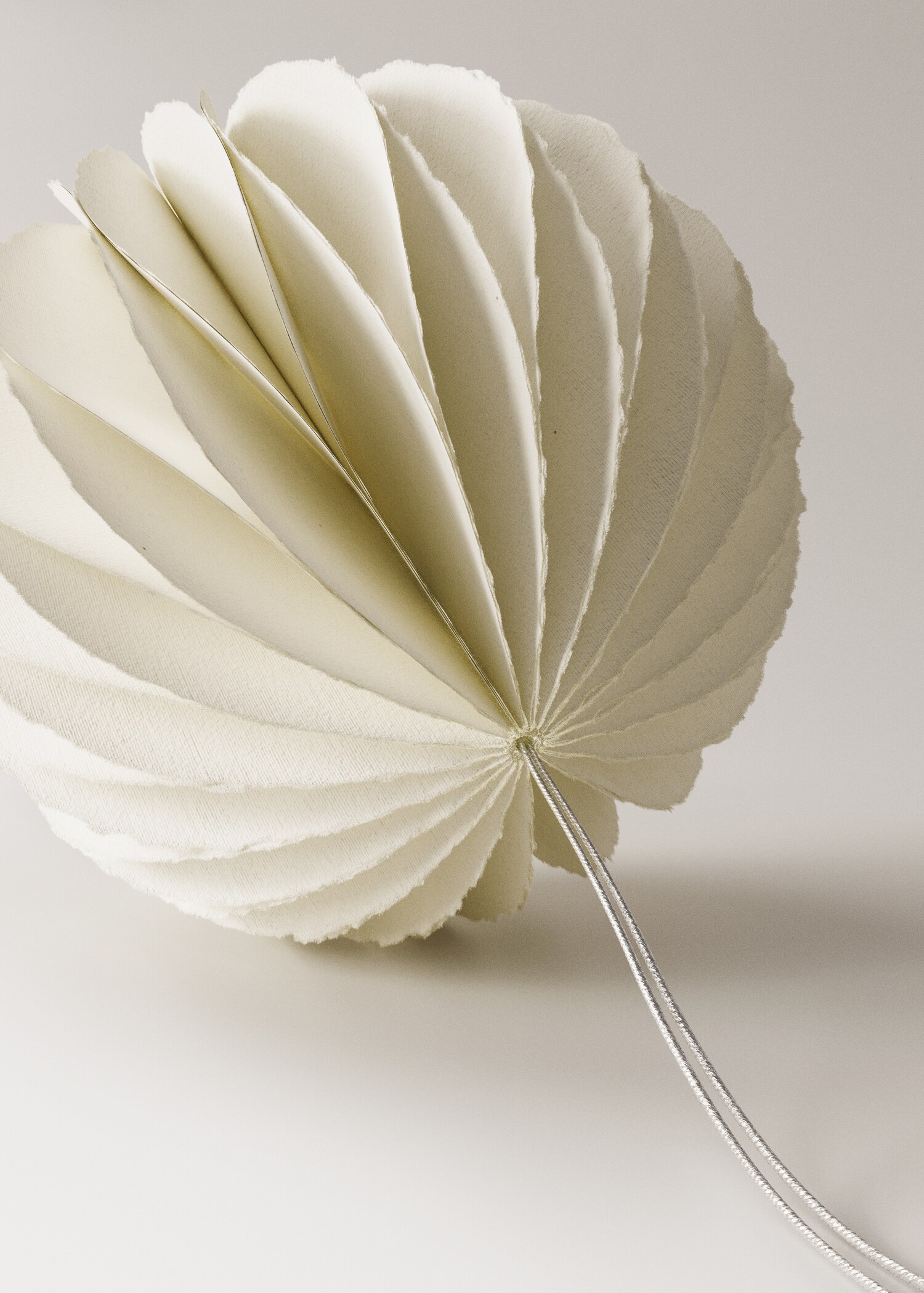 Spherical paper tree decoration - Details of the article 1