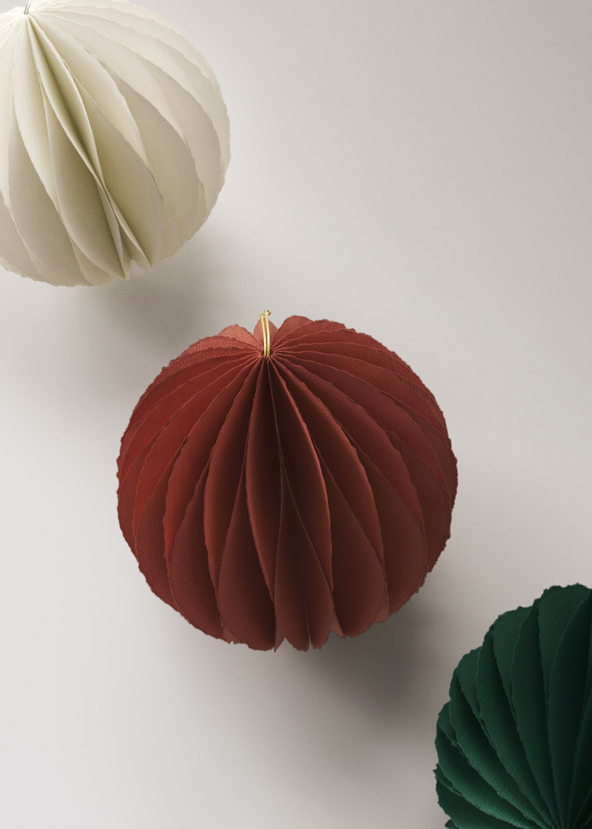 Spherical paper tree decoration - Details of the article 4, Red. Ref: 17008297-00.