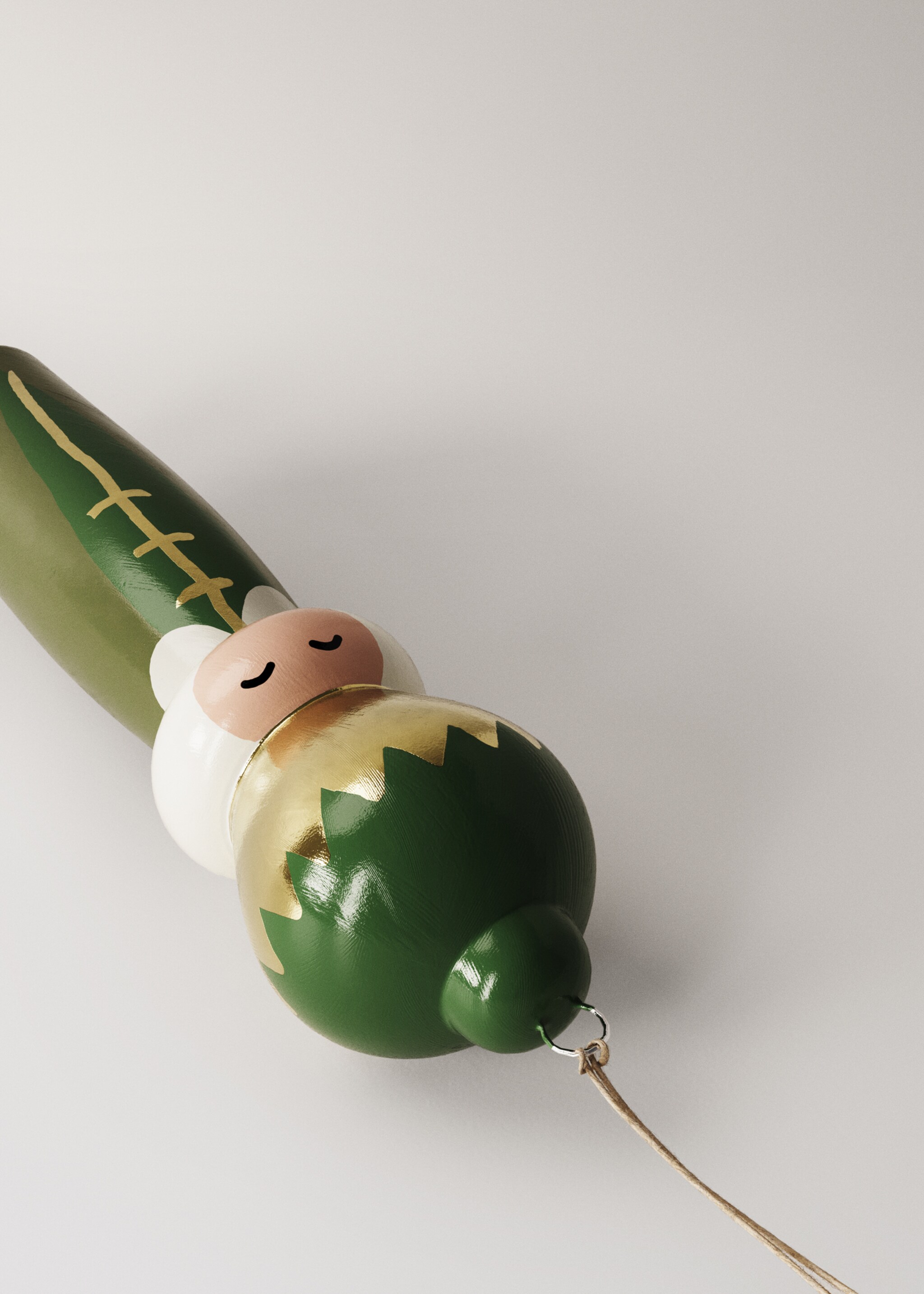 King Melchior papier-mâché decoration - Details of the article 1, Green. Ref: 17008299-00.