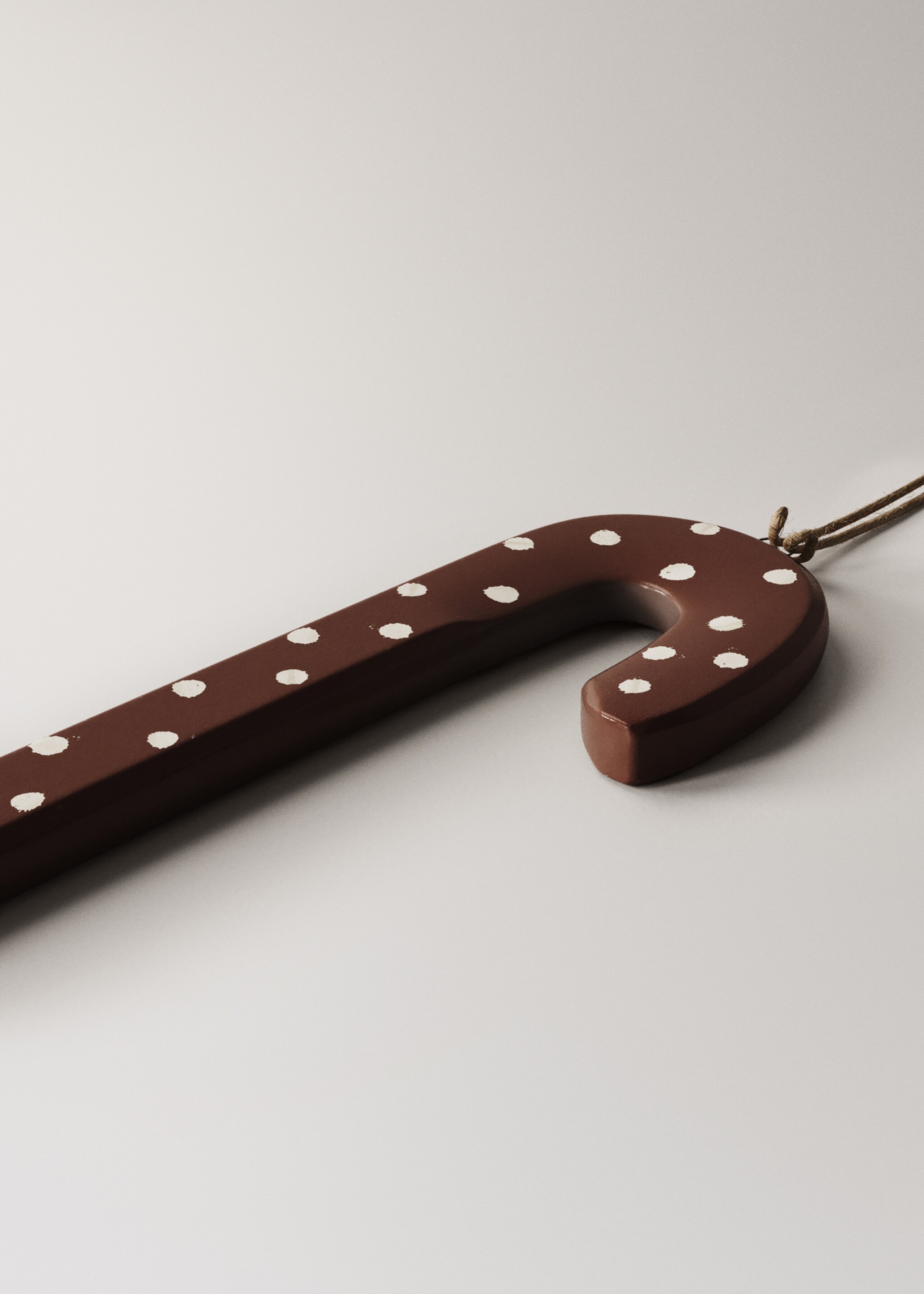 Caramel ornaments 100% wood - Details of the article 2, Red. Ref: 17008302-00.