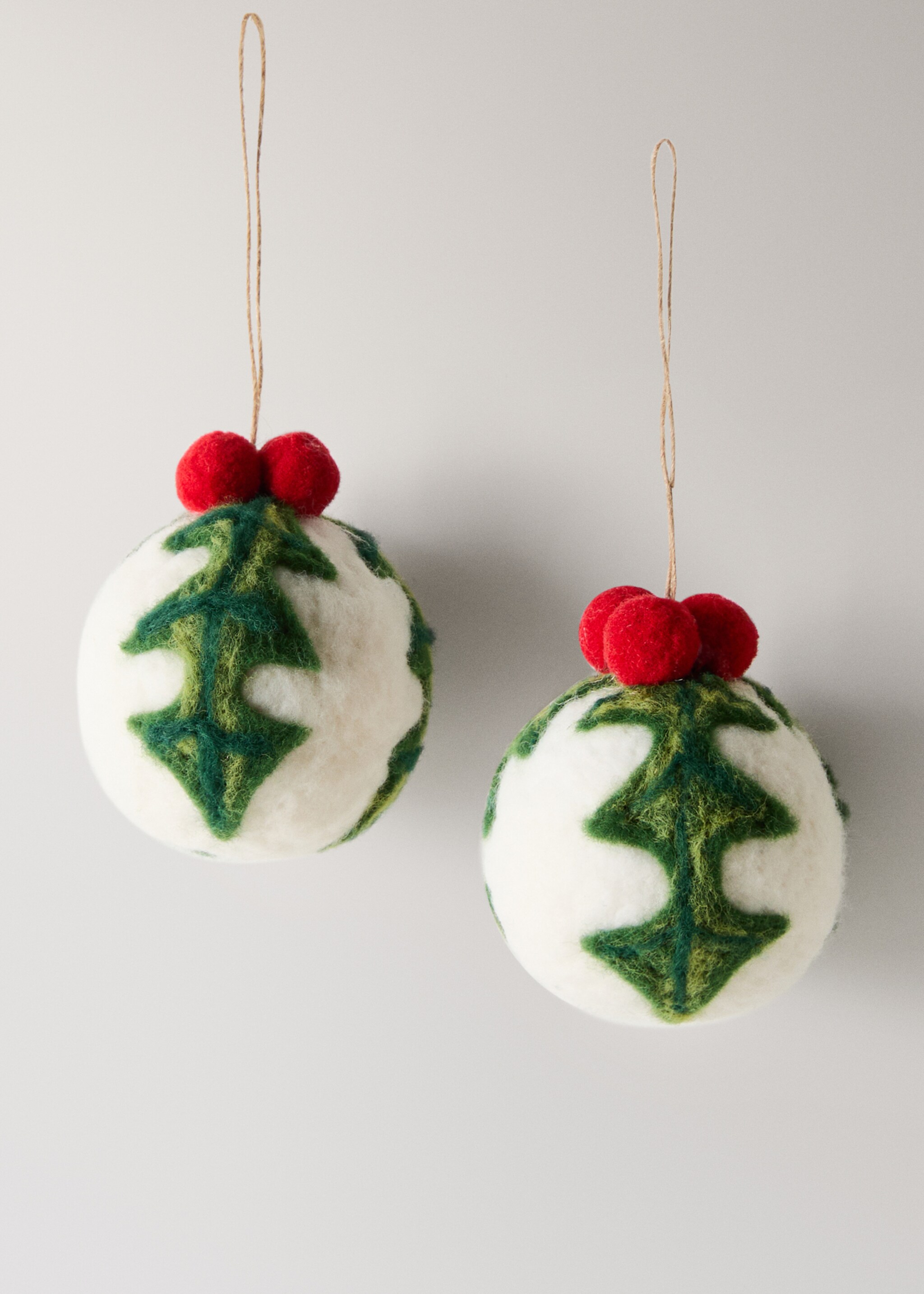 Felt tree ornaments - Article without model, White. Ref: 17008325-00.