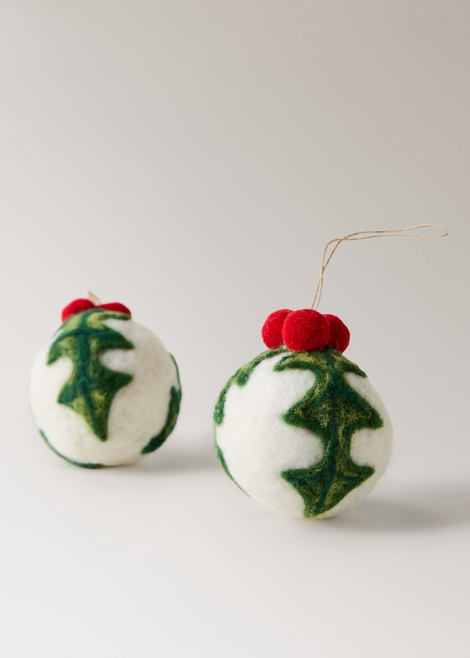 Felt tree ornaments - Details of the article 3