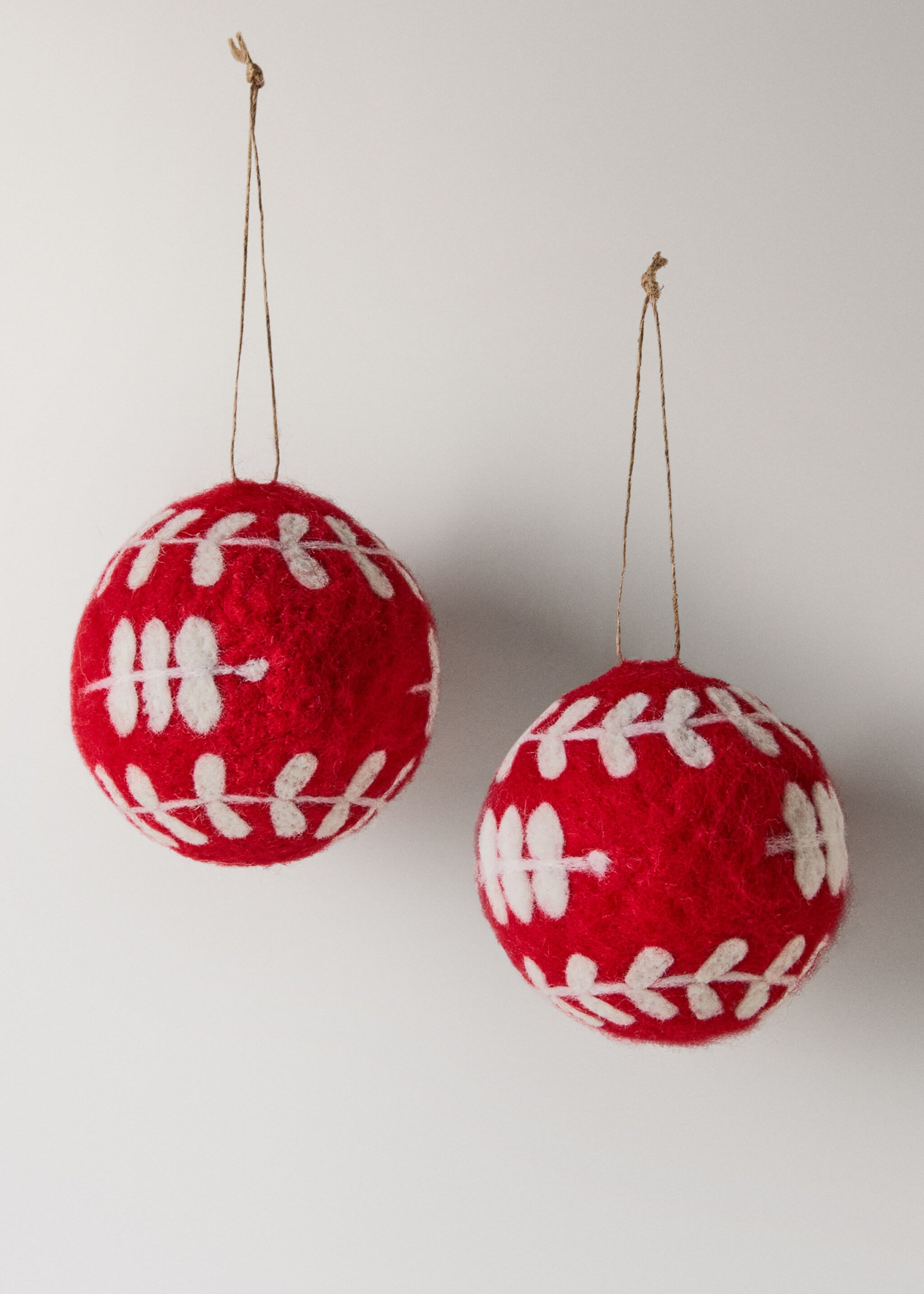 Felt tree ornaments - Article without model, Red. Ref: 17008327-00.