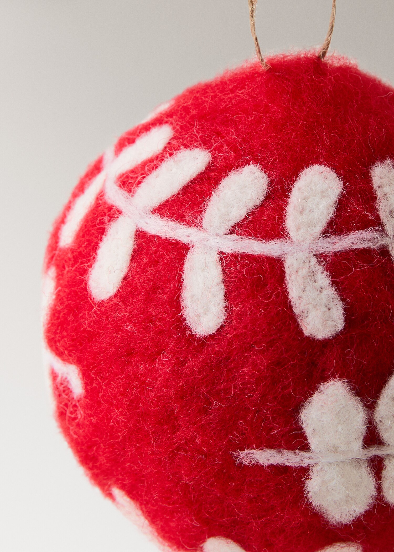 Felt tree ornaments - Details of the article 2