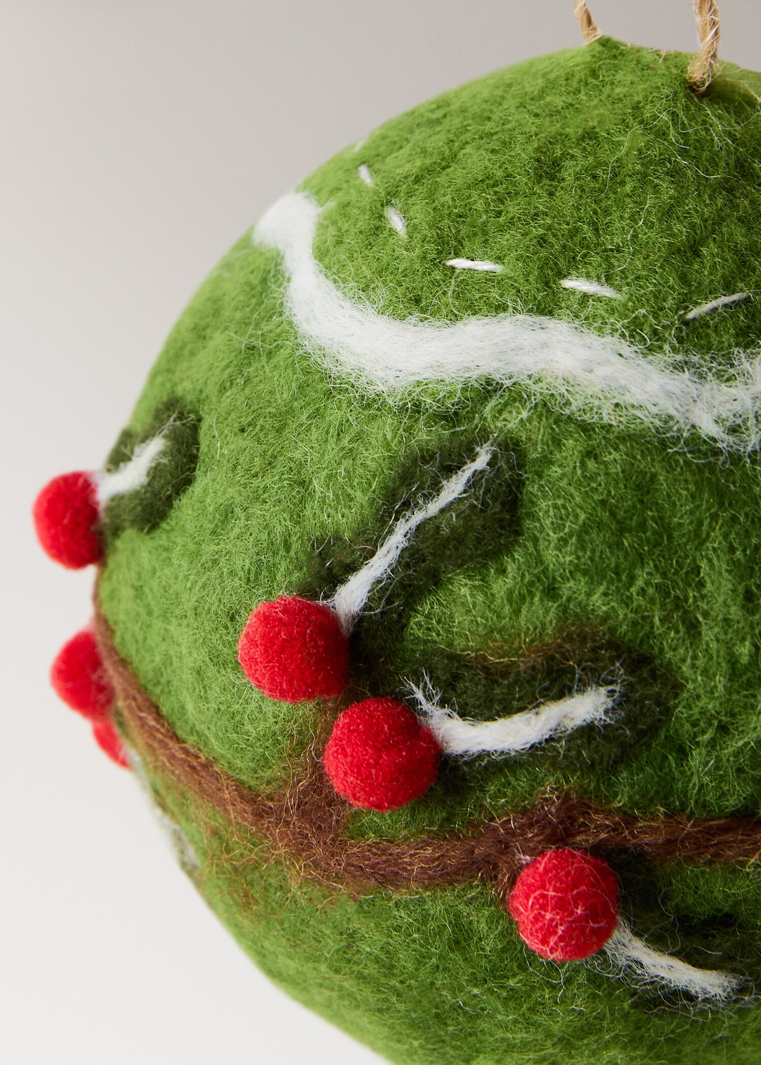 Felt tree ornaments - Details of the article 2