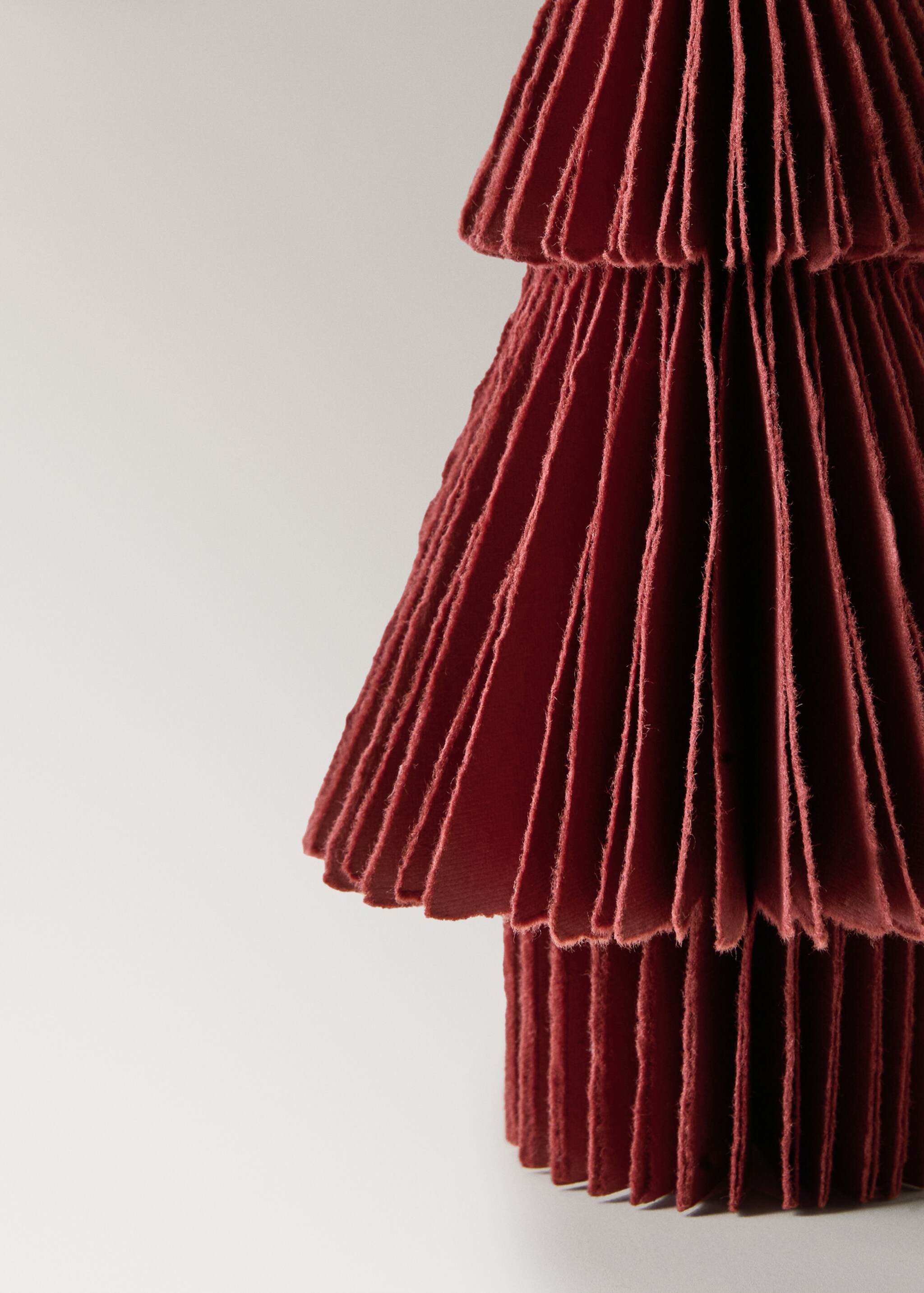 Small paper Christmas tree - Details of the article 2, Maroon. Ref: 17008334-00.