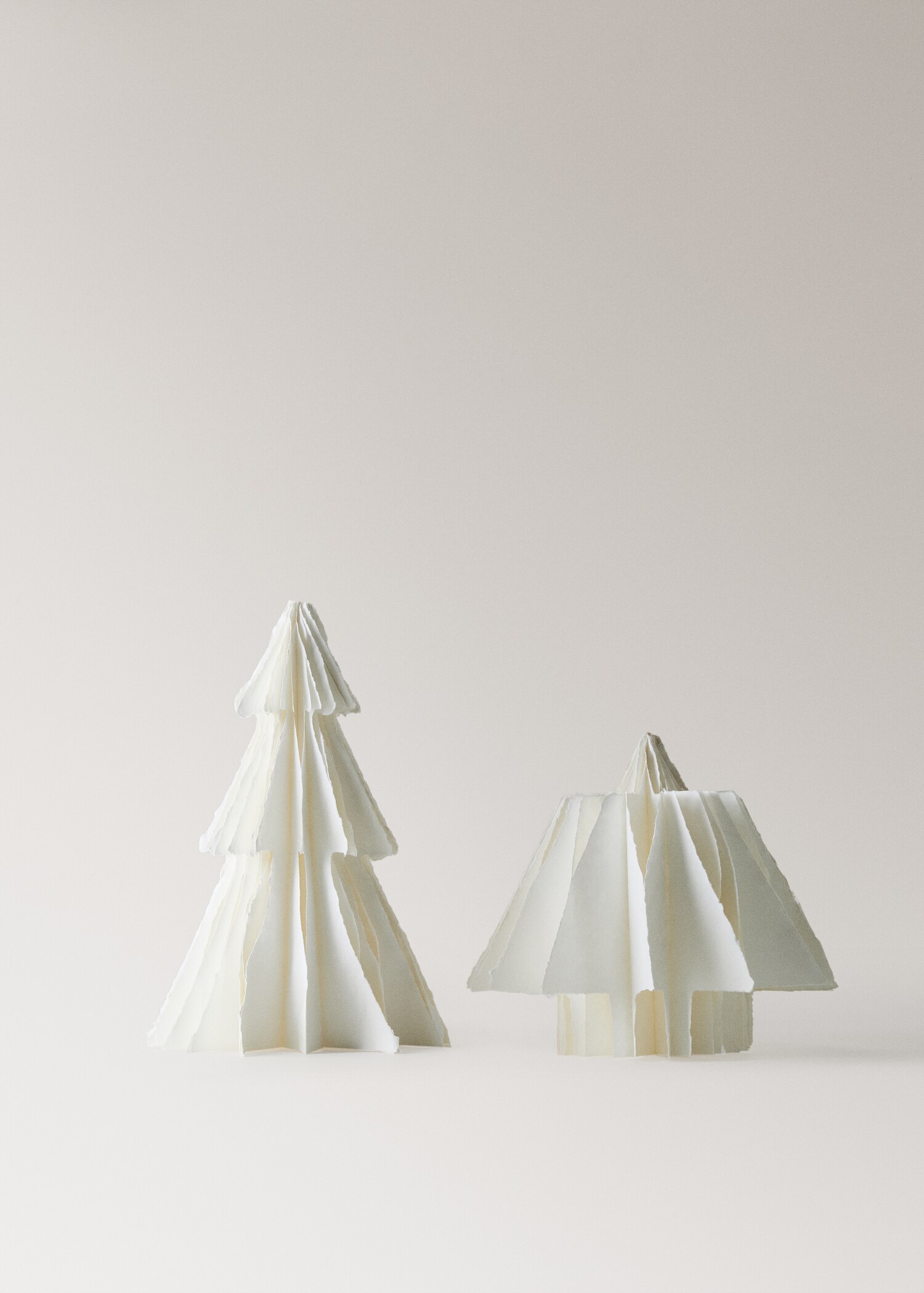 Large paper Christmas tree - Details of the article 4