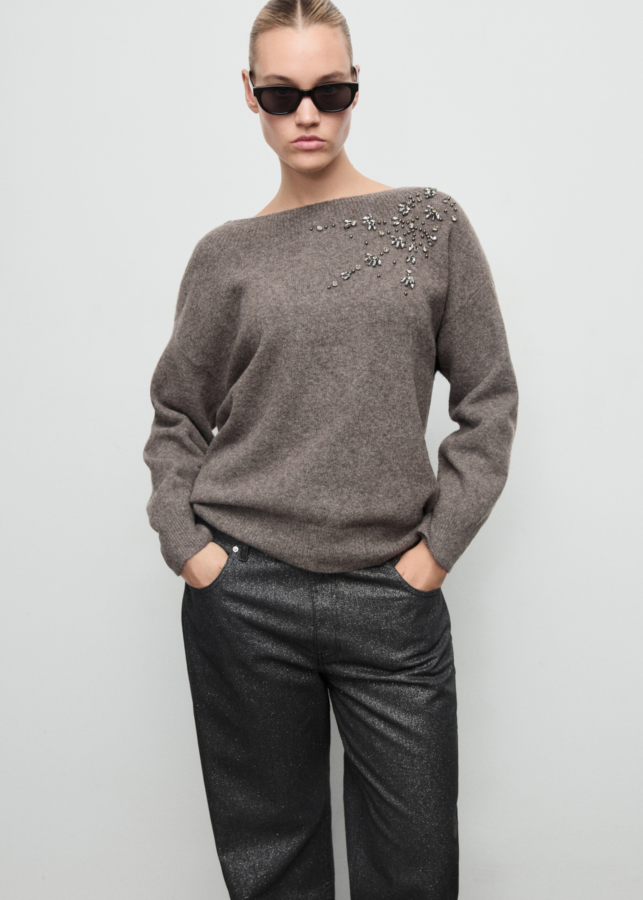 Crystal detail sweatshirt - Details of the article 5, Medium Brown. Ref: 17009118-00.