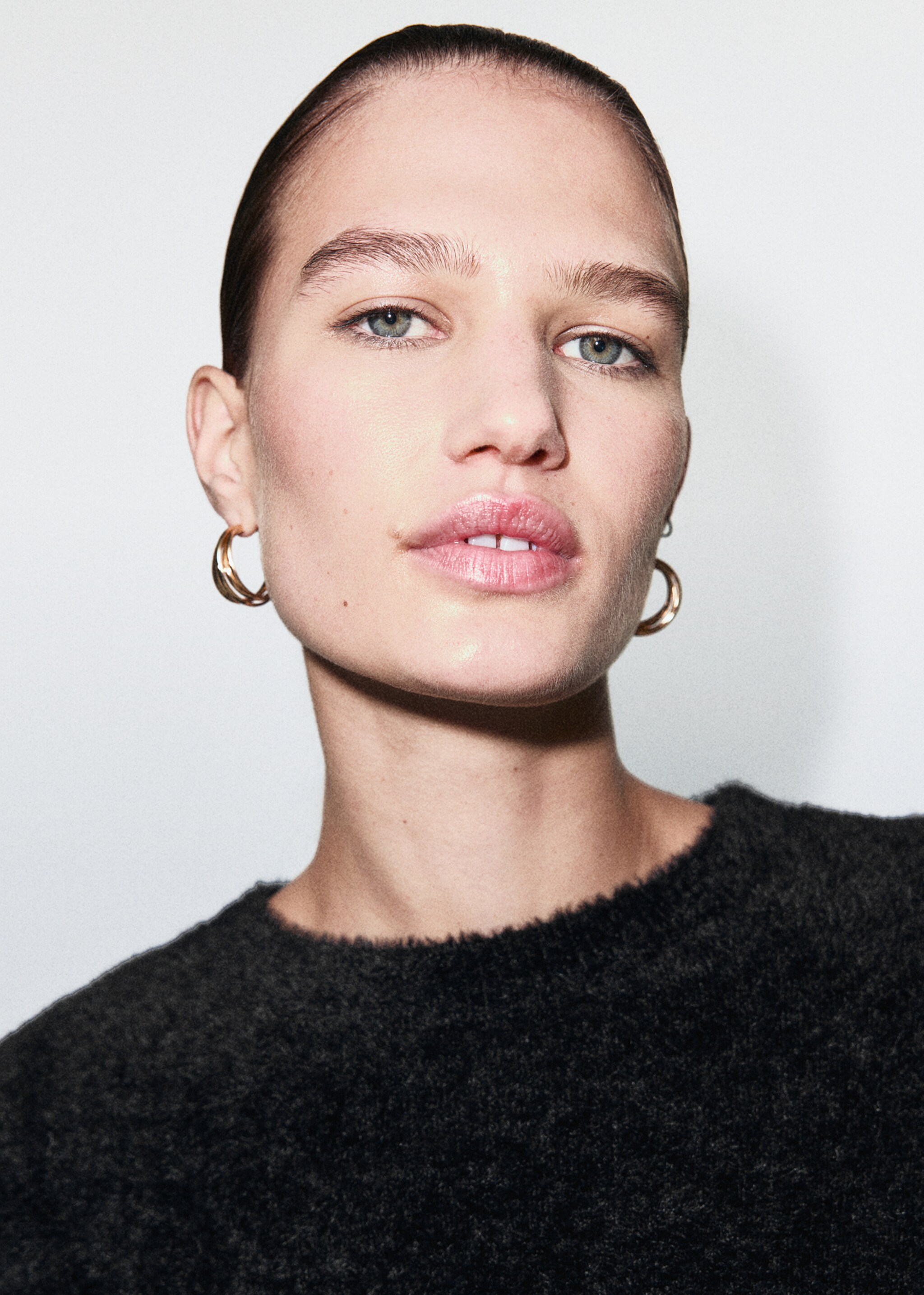 Fur-effect sweater - Details of the article 1, Black. Ref: 17009124-00.