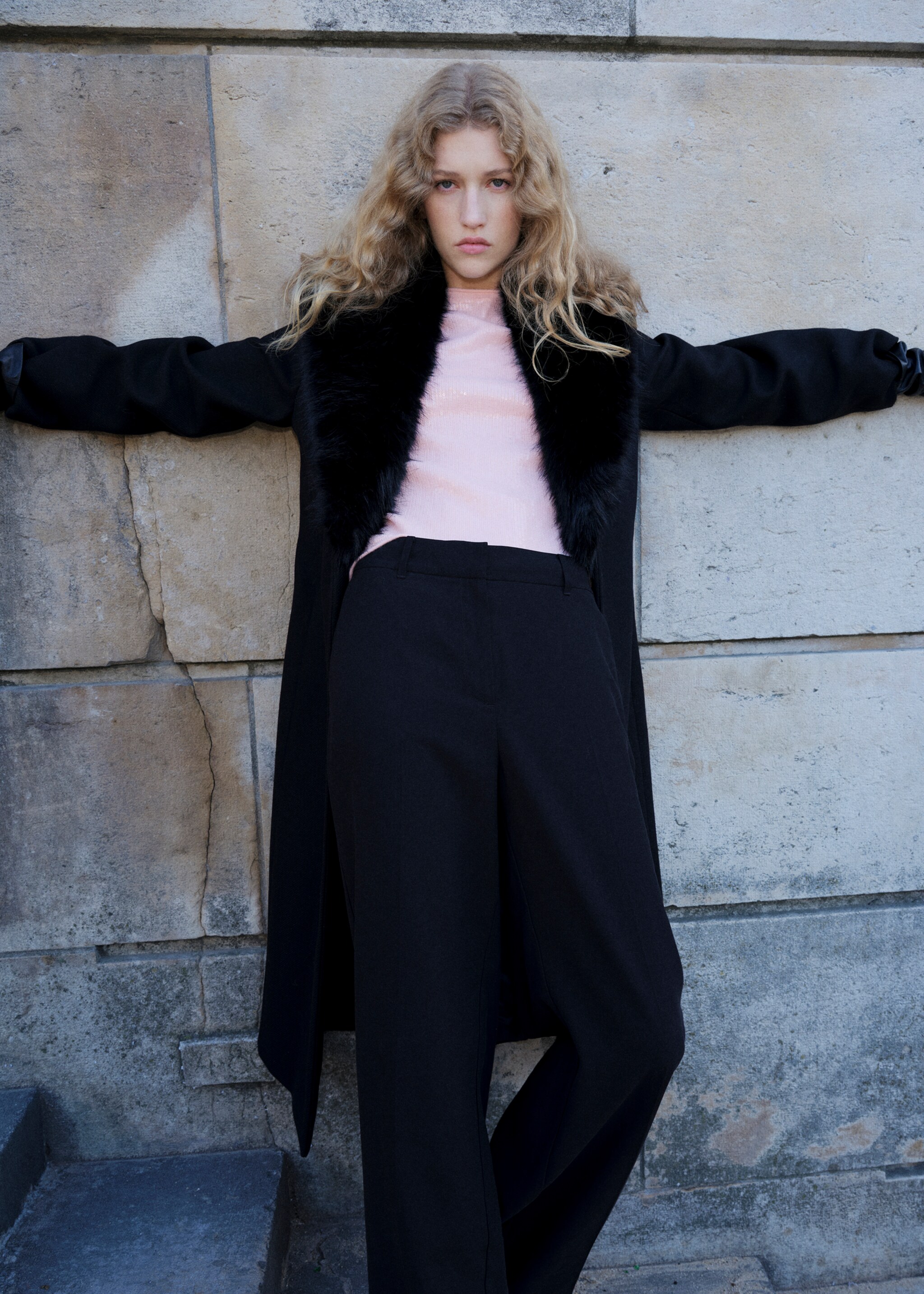 Short-sleeved sequin sweater - Details of the article 1, Pastel Pink. Ref: 17009127-00.