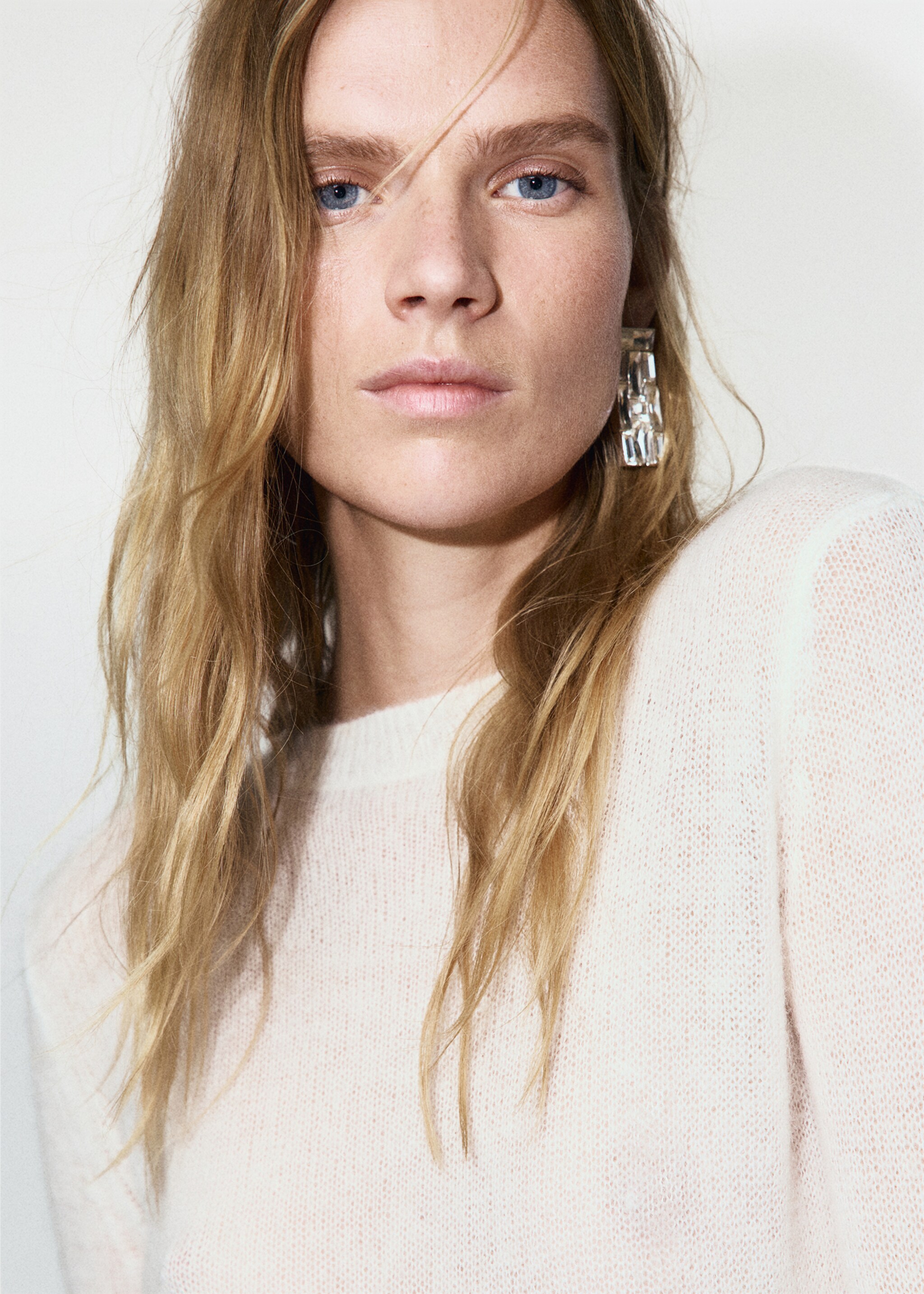 Asymmetrical alpaca and wool blend sweater - Details of the article 1, Off White. Ref: 17009130-00.