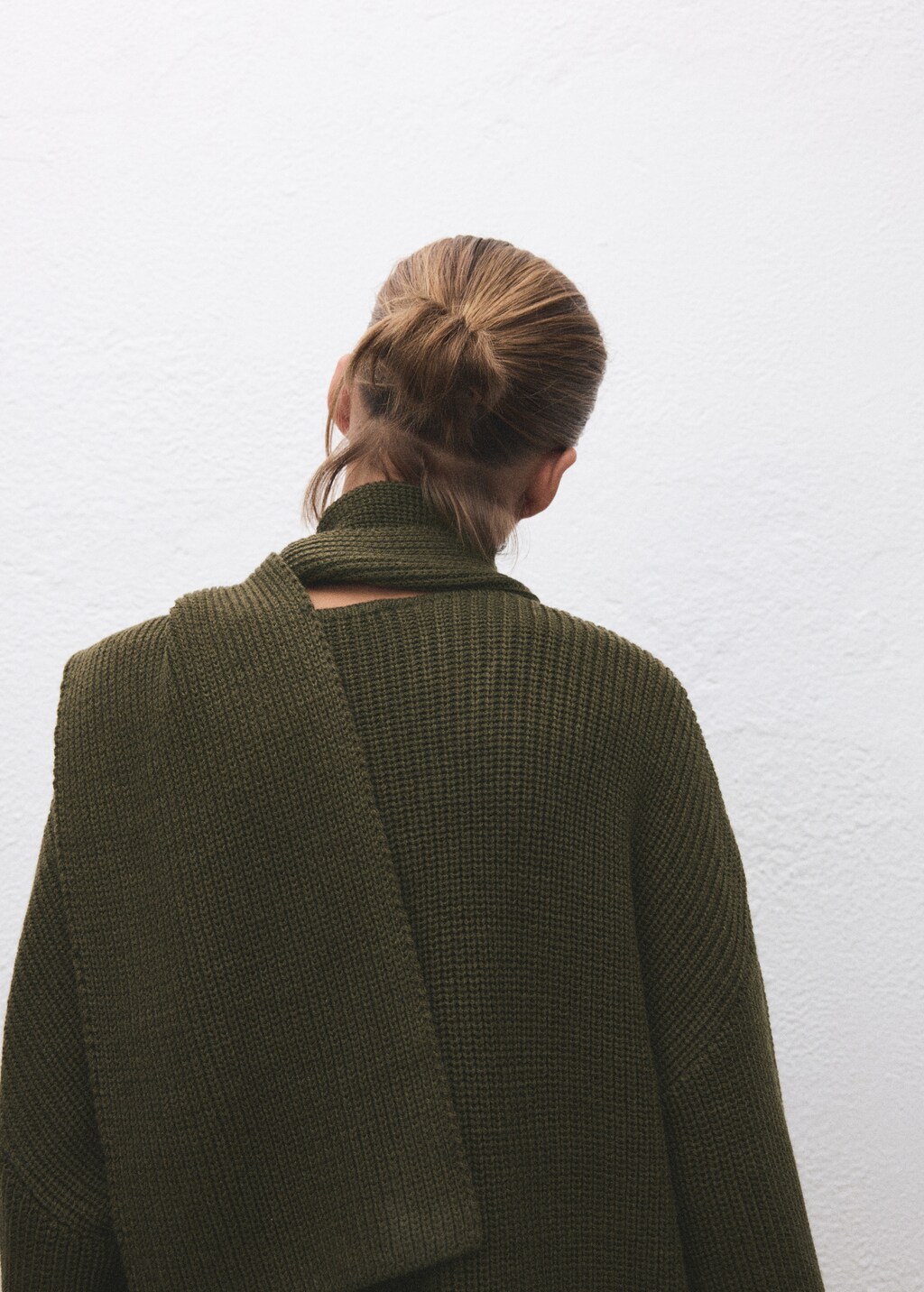 Mango Knitted sweater with scarf