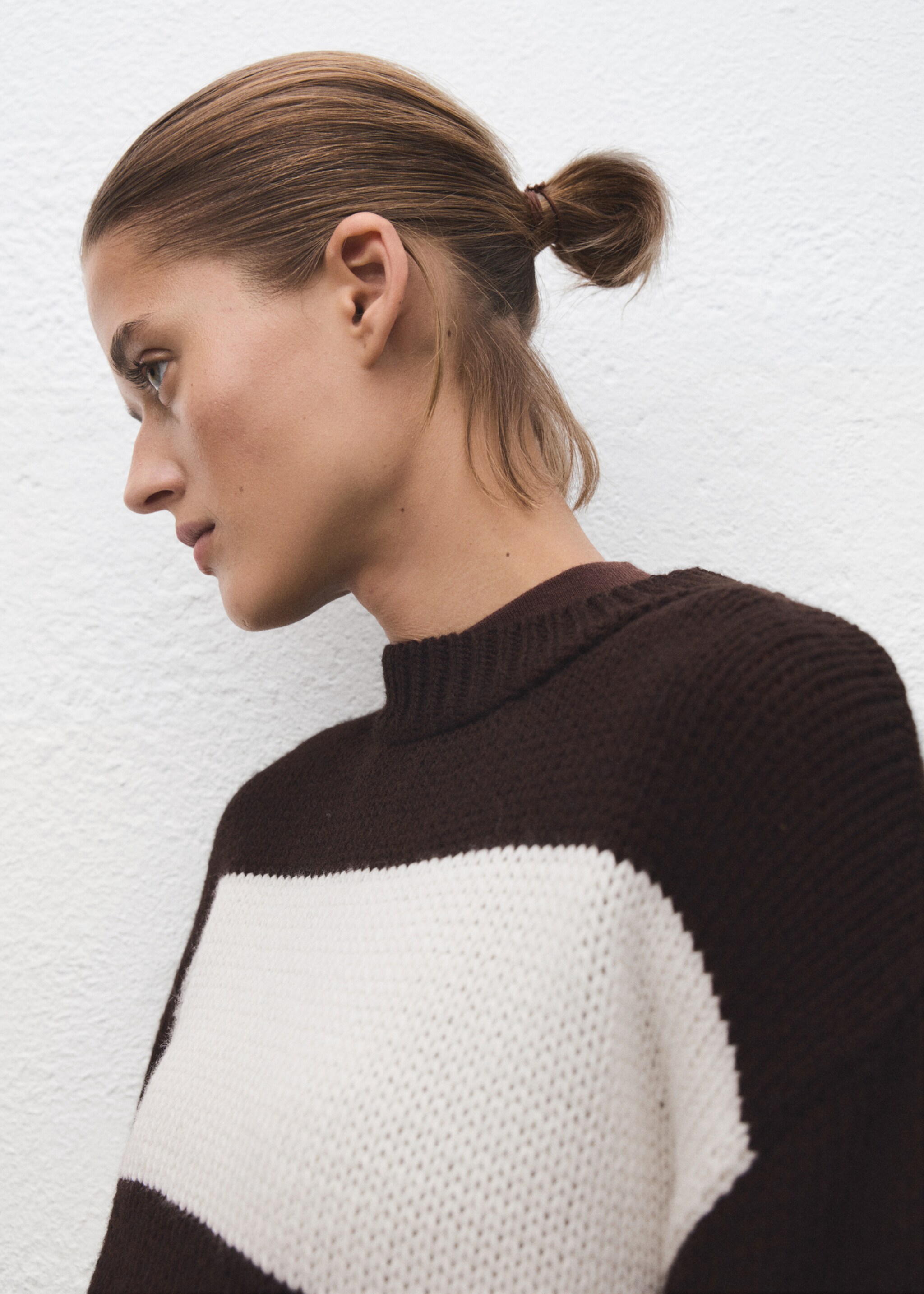 Knit striped sweater - Details of the article 1, Ecru. Ref: 17009139-00.