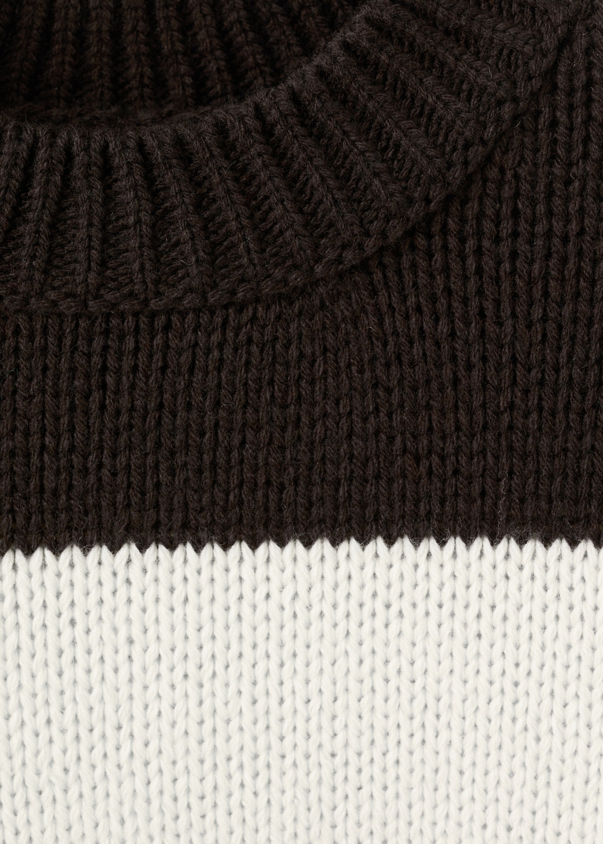Knit striped sweater - Details of the article 8, Ecru. Ref: 17009139-00.
