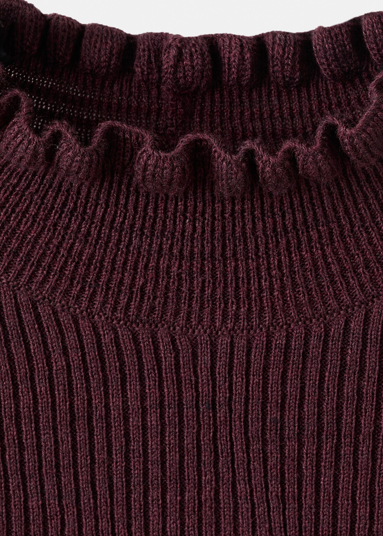 Ribbed jersey with scalloped ends - Details of the article 8