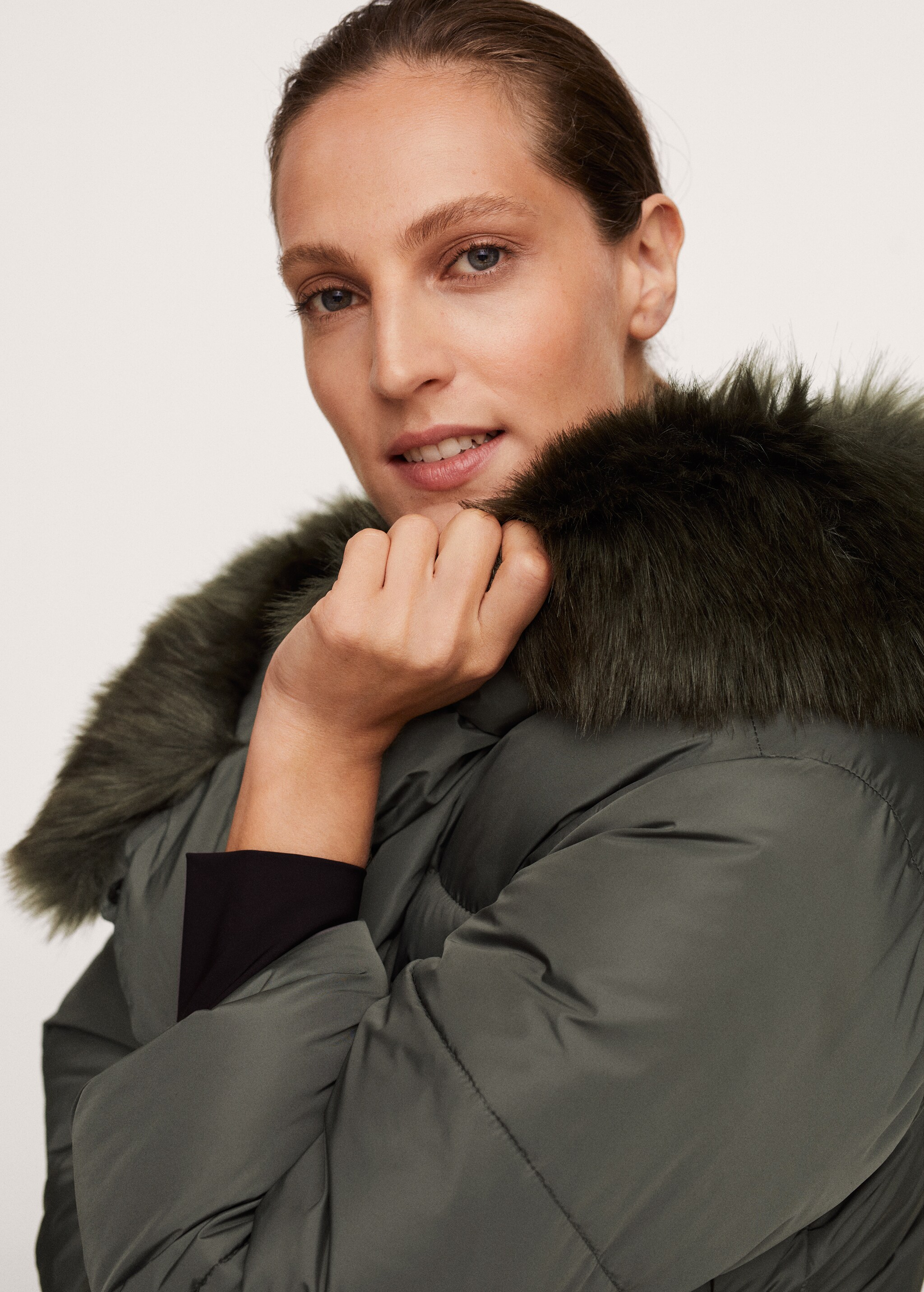 Fur collar quilted coat - Details of the article 1